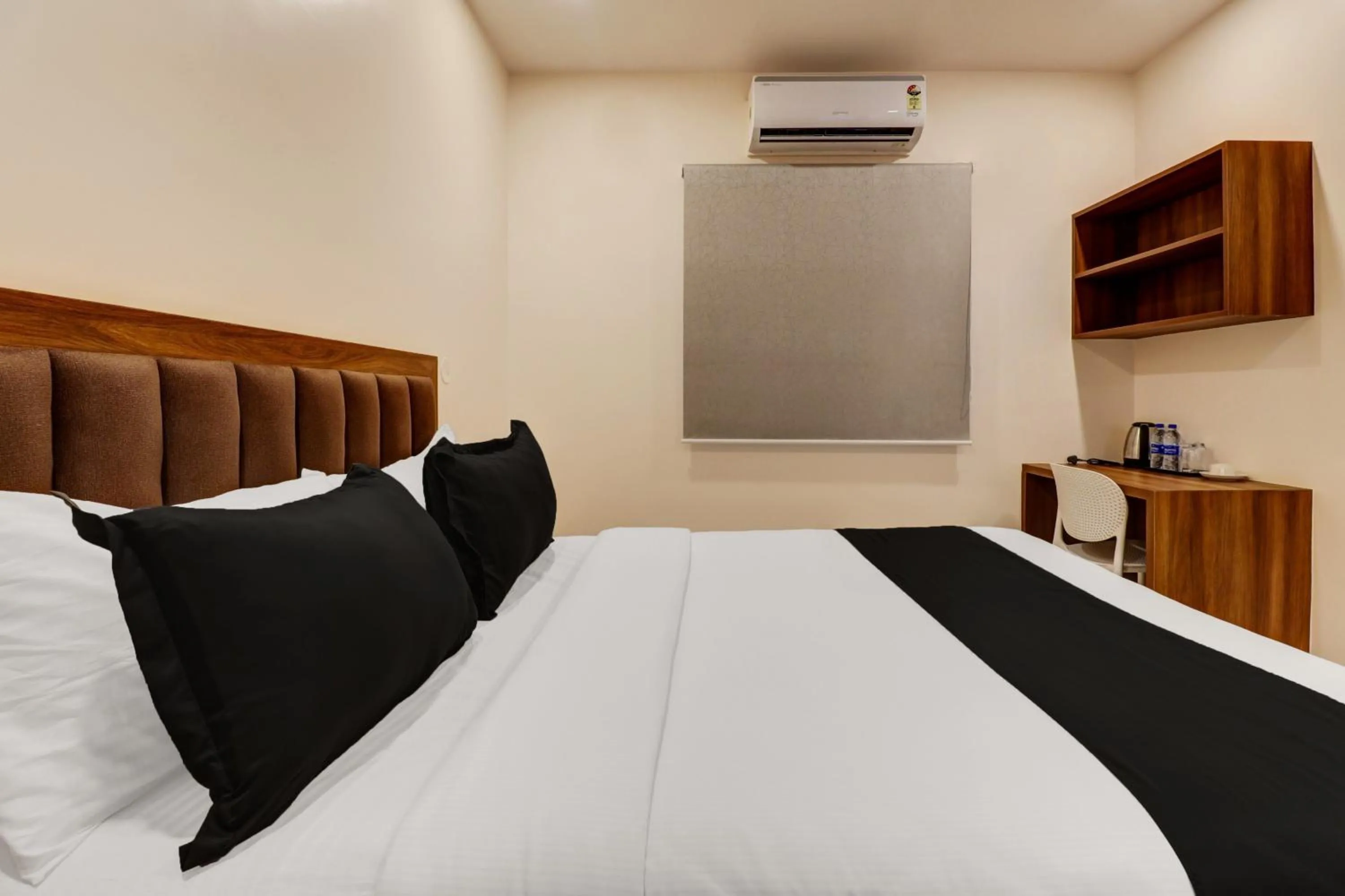 Bedroom, Bed in Super Townhouse Arekere Near Mithai Mahal