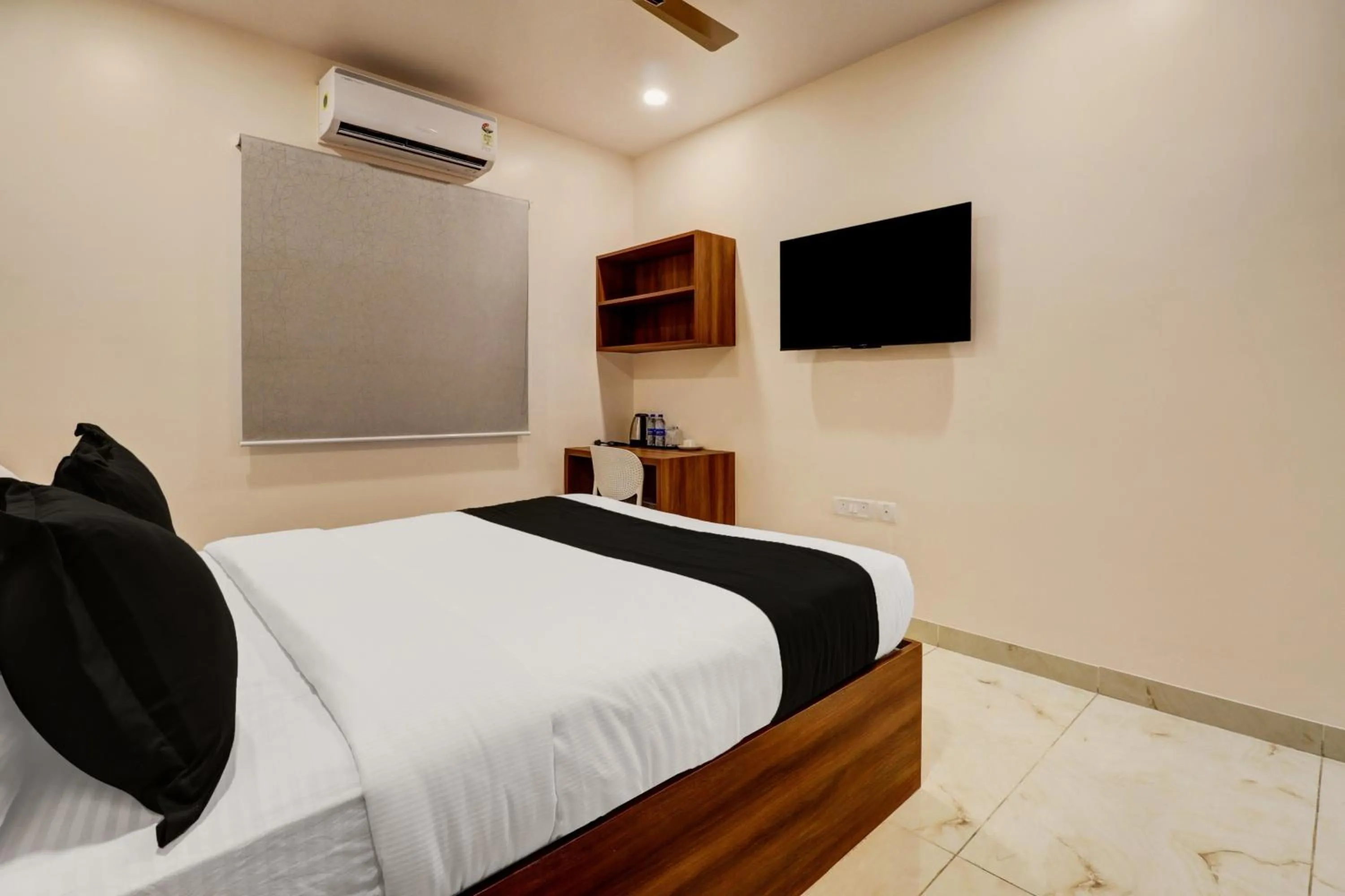 Bedroom, Bed in Super Townhouse Arekere Near Mithai Mahal