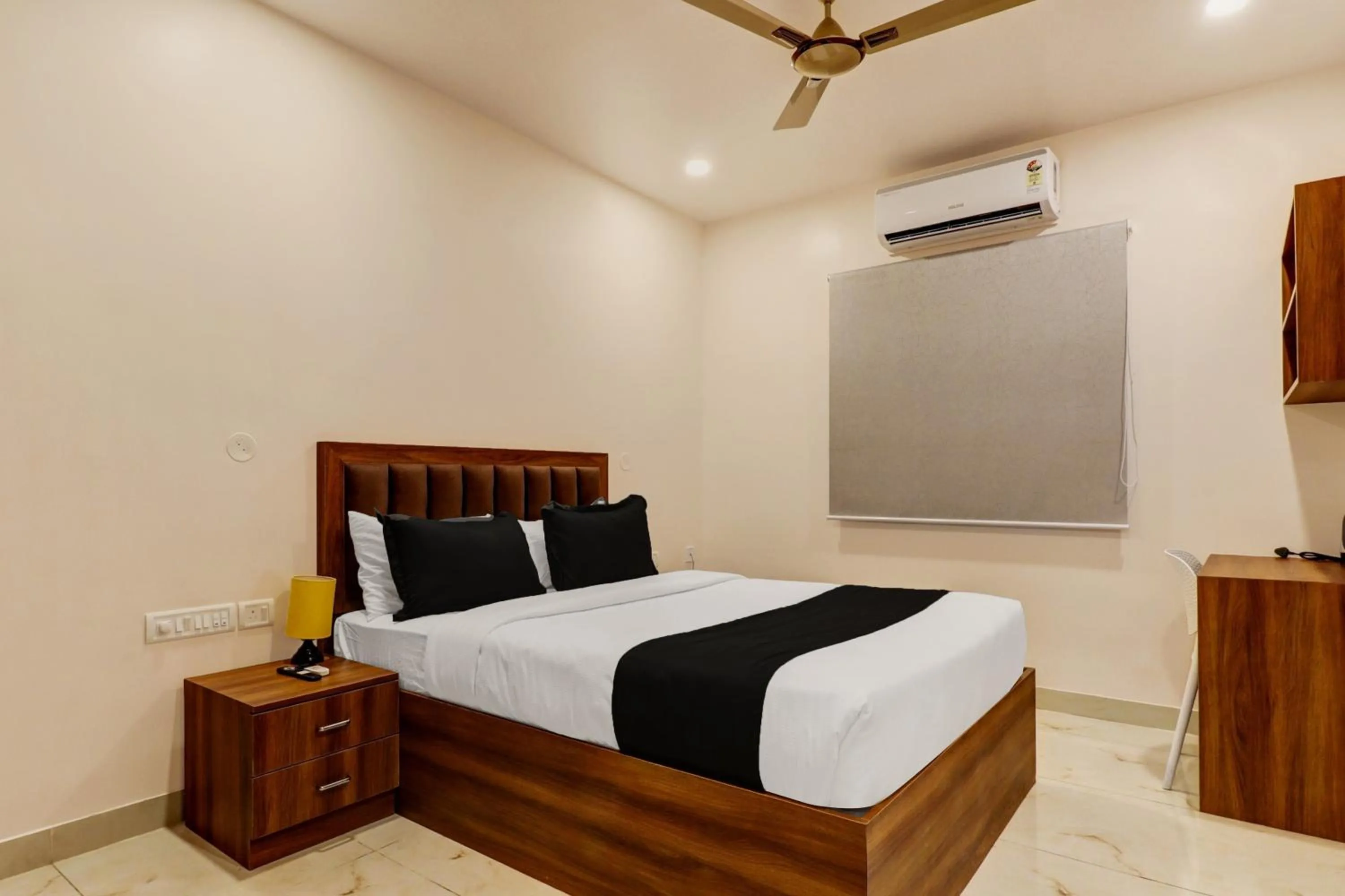 Bedroom, Bed in Super Townhouse Arekere Near Mithai Mahal