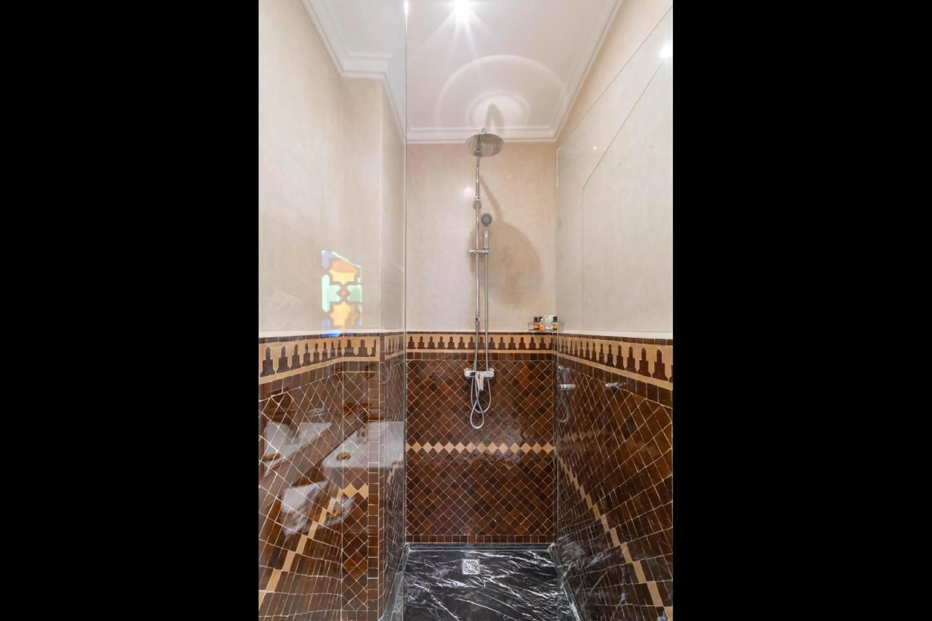 Shower in Riad Atlas Palace & SPA
