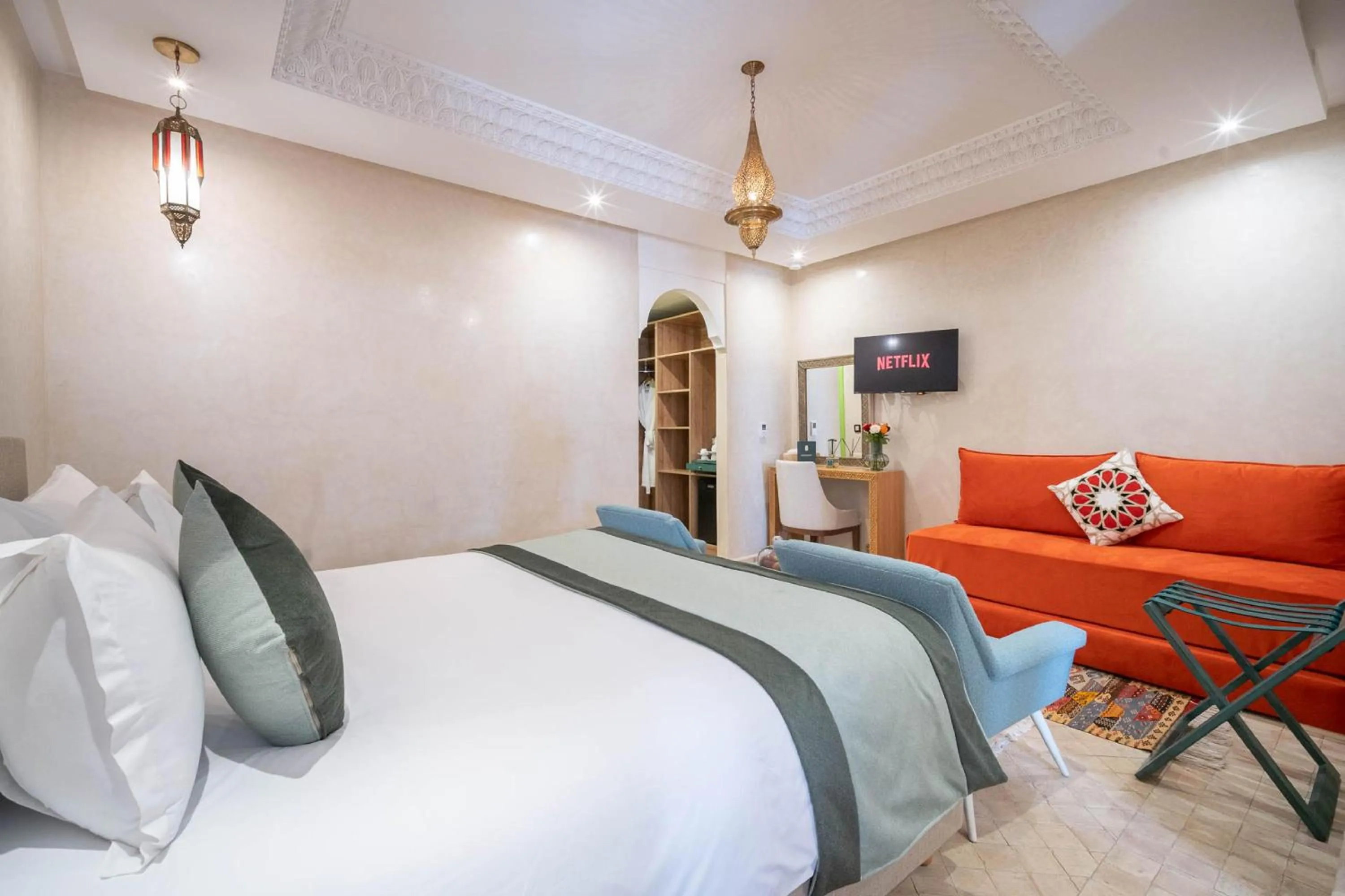 Photo of the whole room, Bed in Riad Atlas Palace & SPA