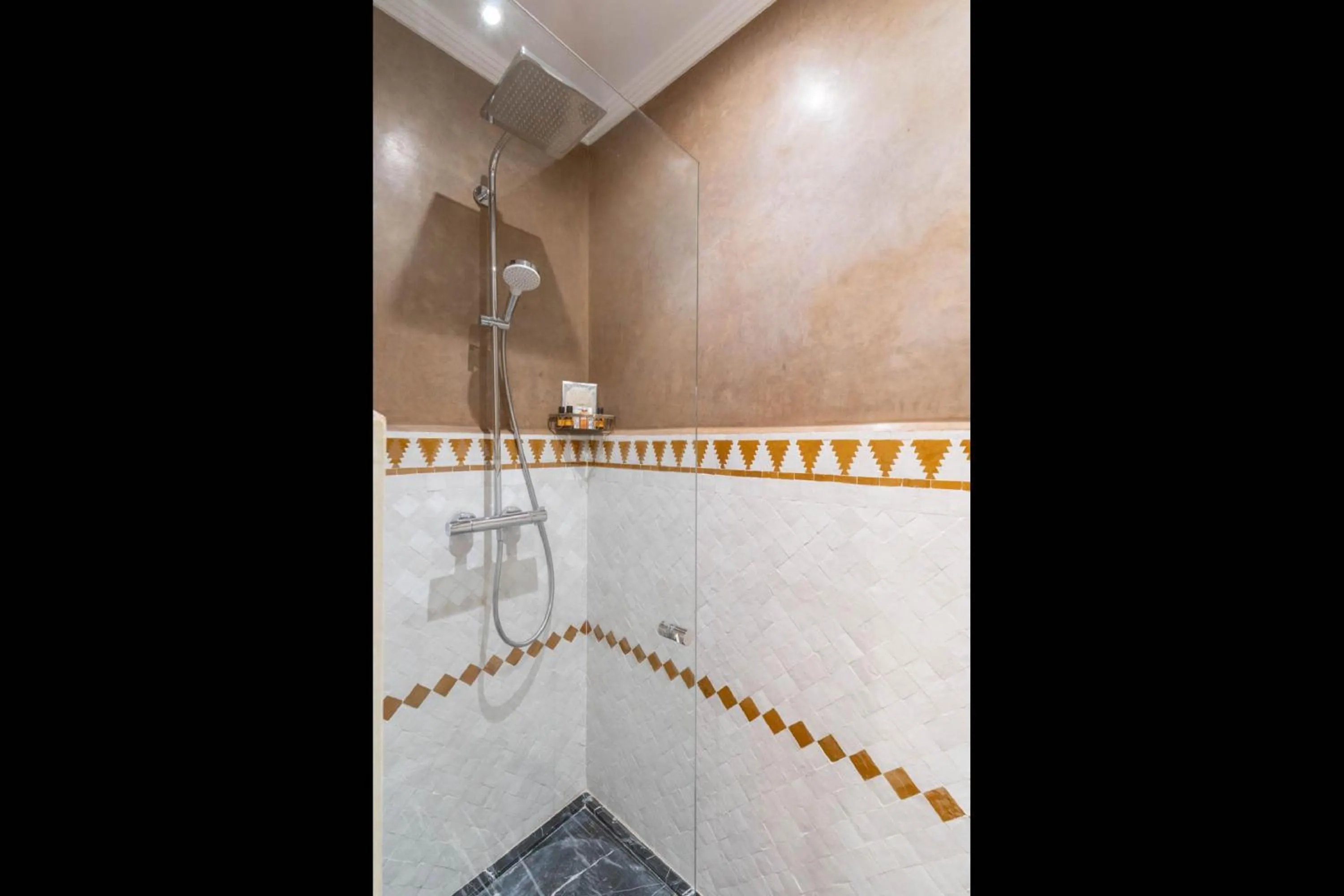 Shower in Riad Atlas Palace & SPA