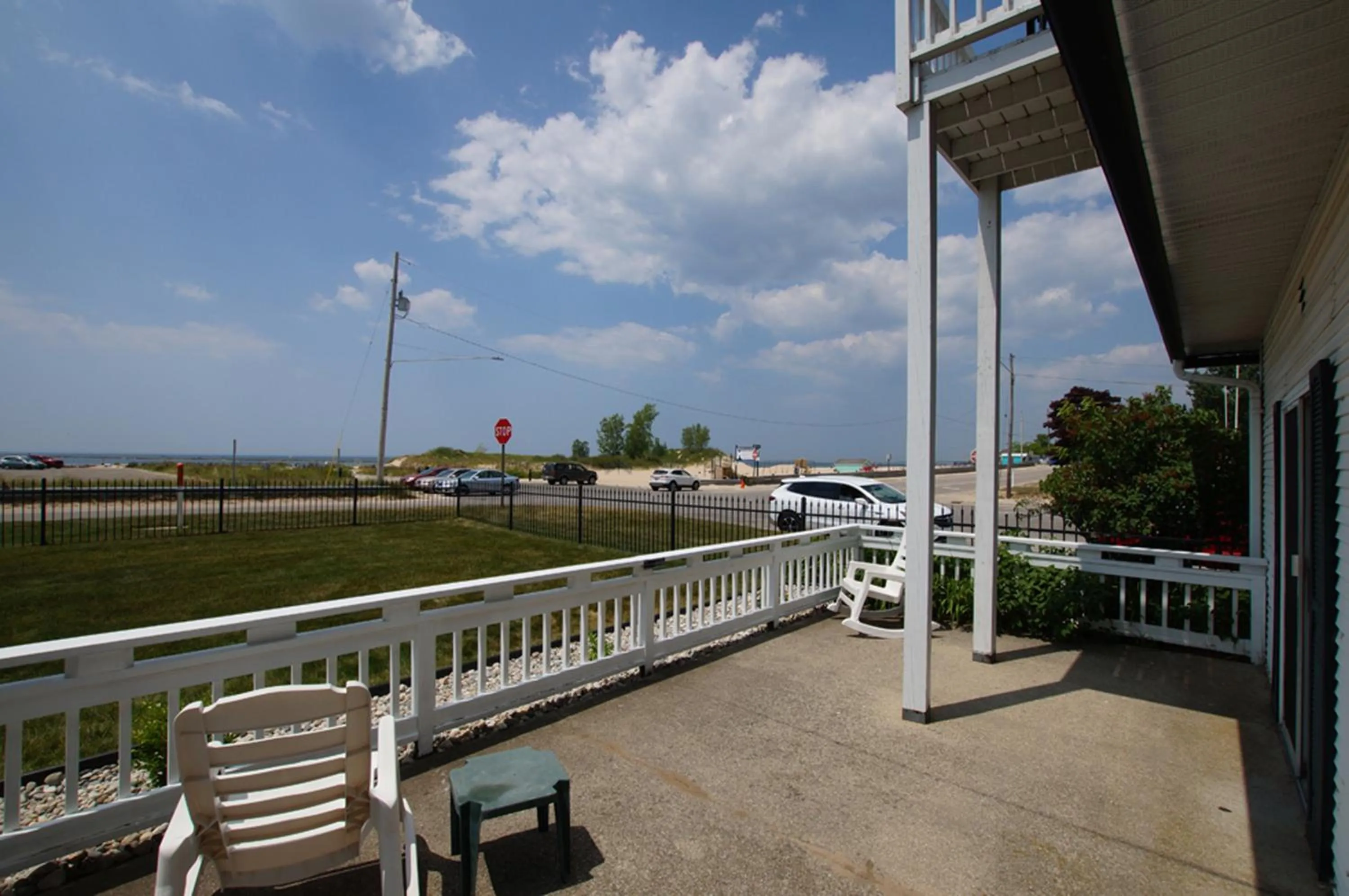 Patio in Snyders Shoreline Inn