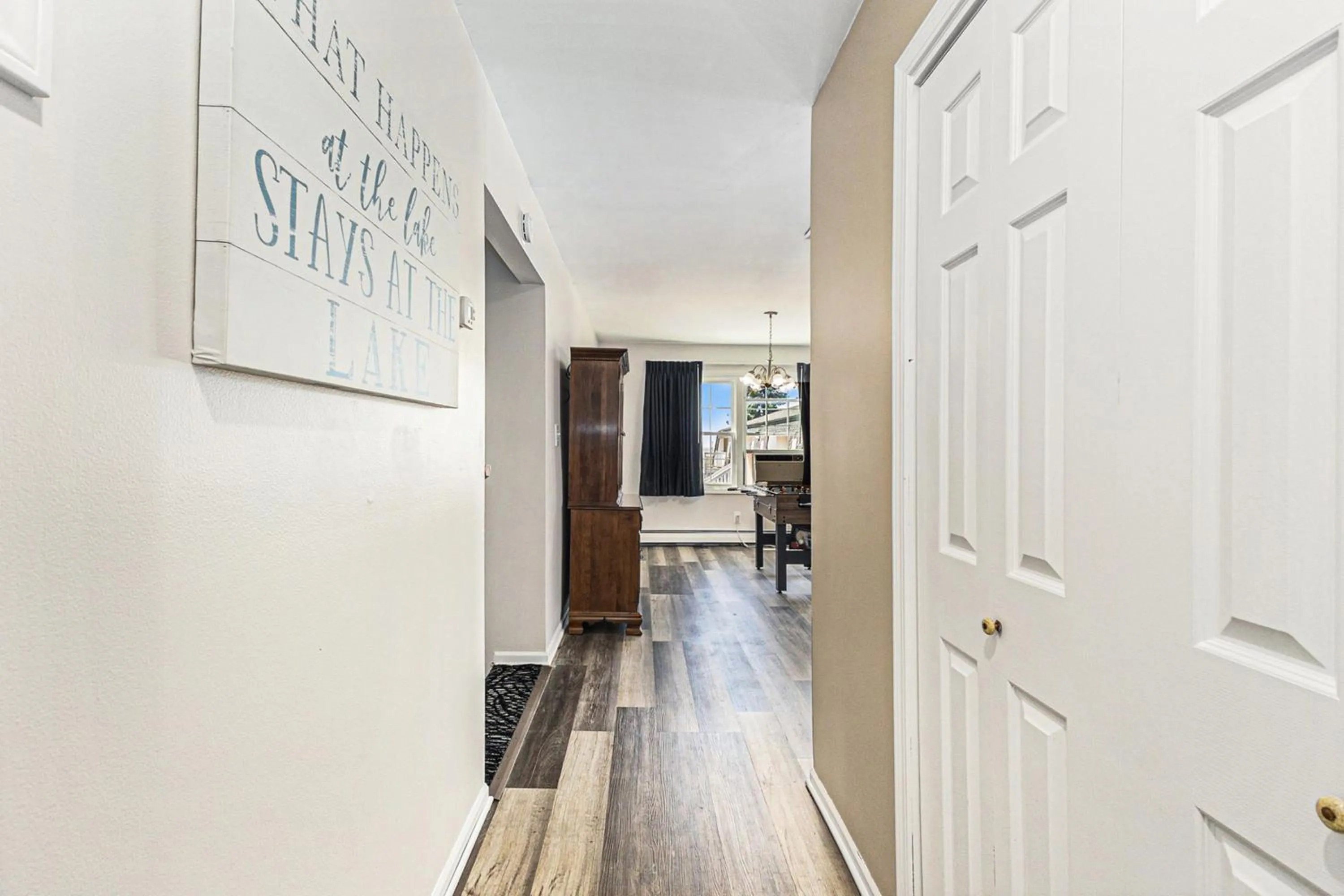 Snyders Shoreline Inn