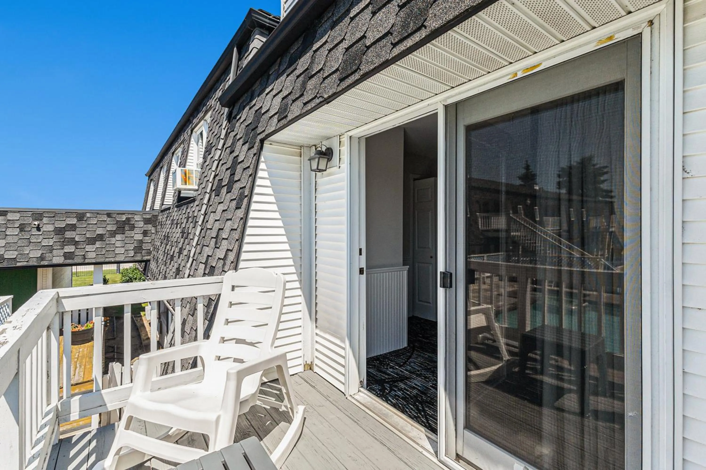 Balcony/Terrace in Snyders Shoreline Inn