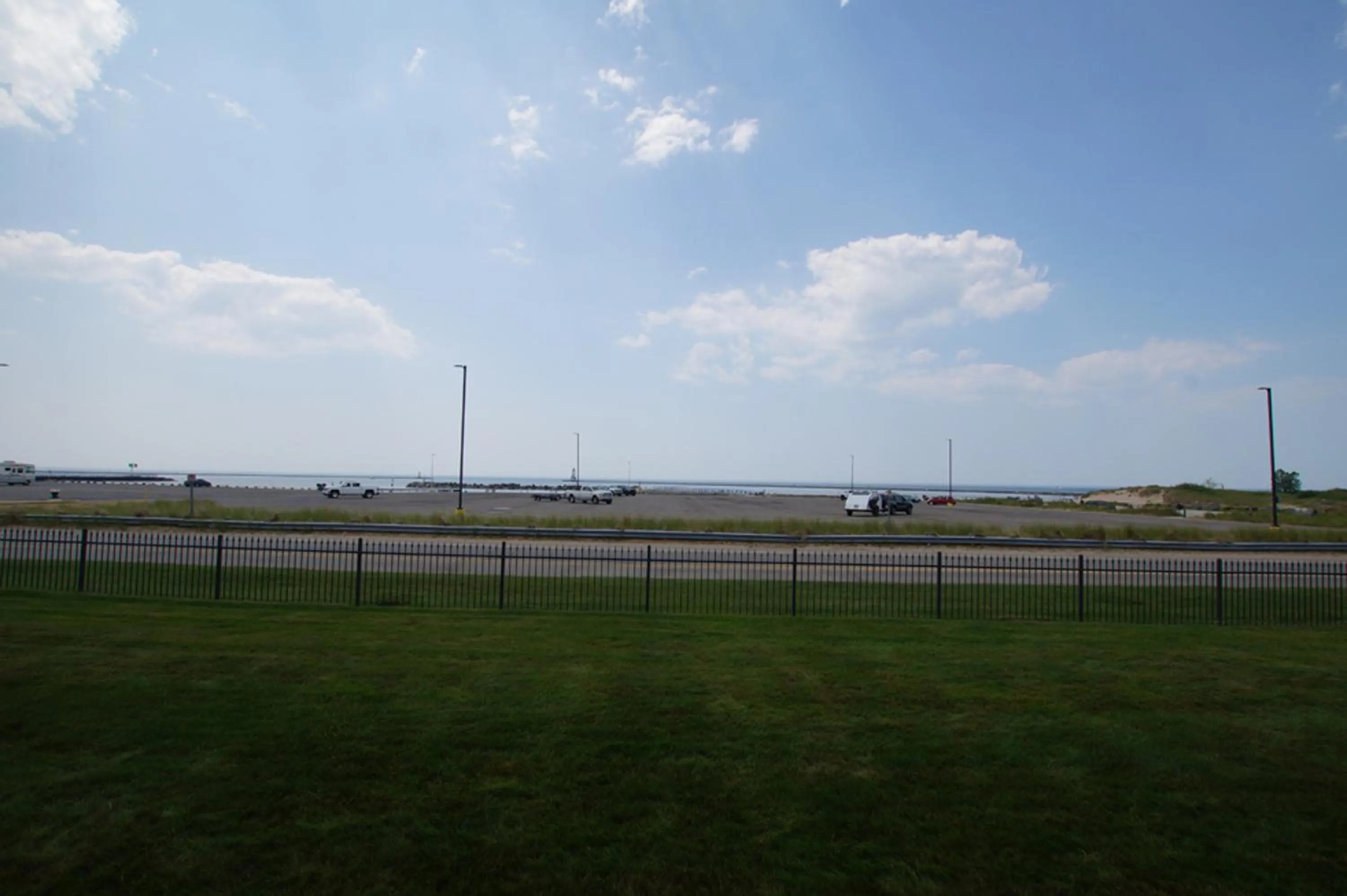 Snyders Shoreline Inn