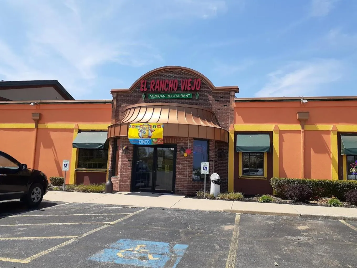 Restaurant/places to eat in The Garden Inn