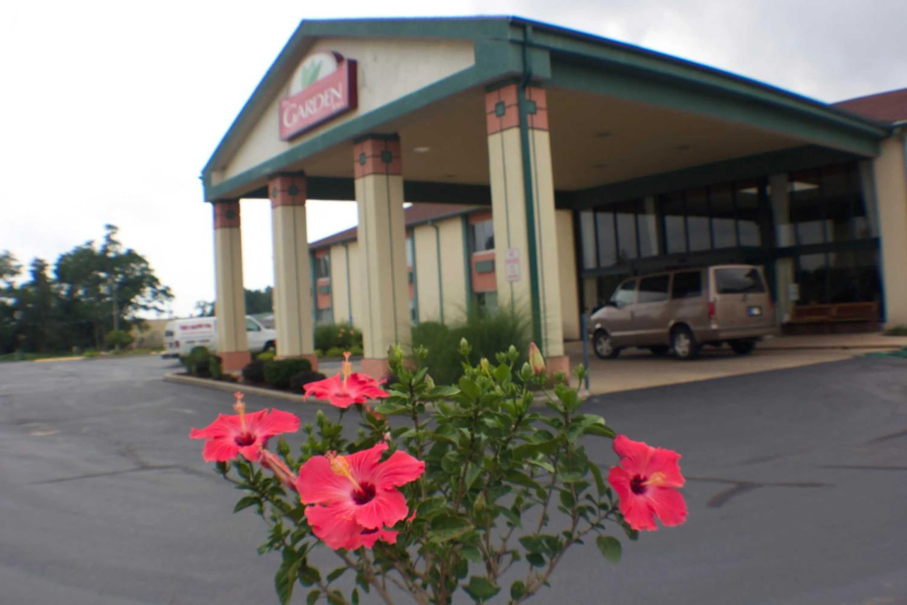 Facade/entrance in The Garden Inn
