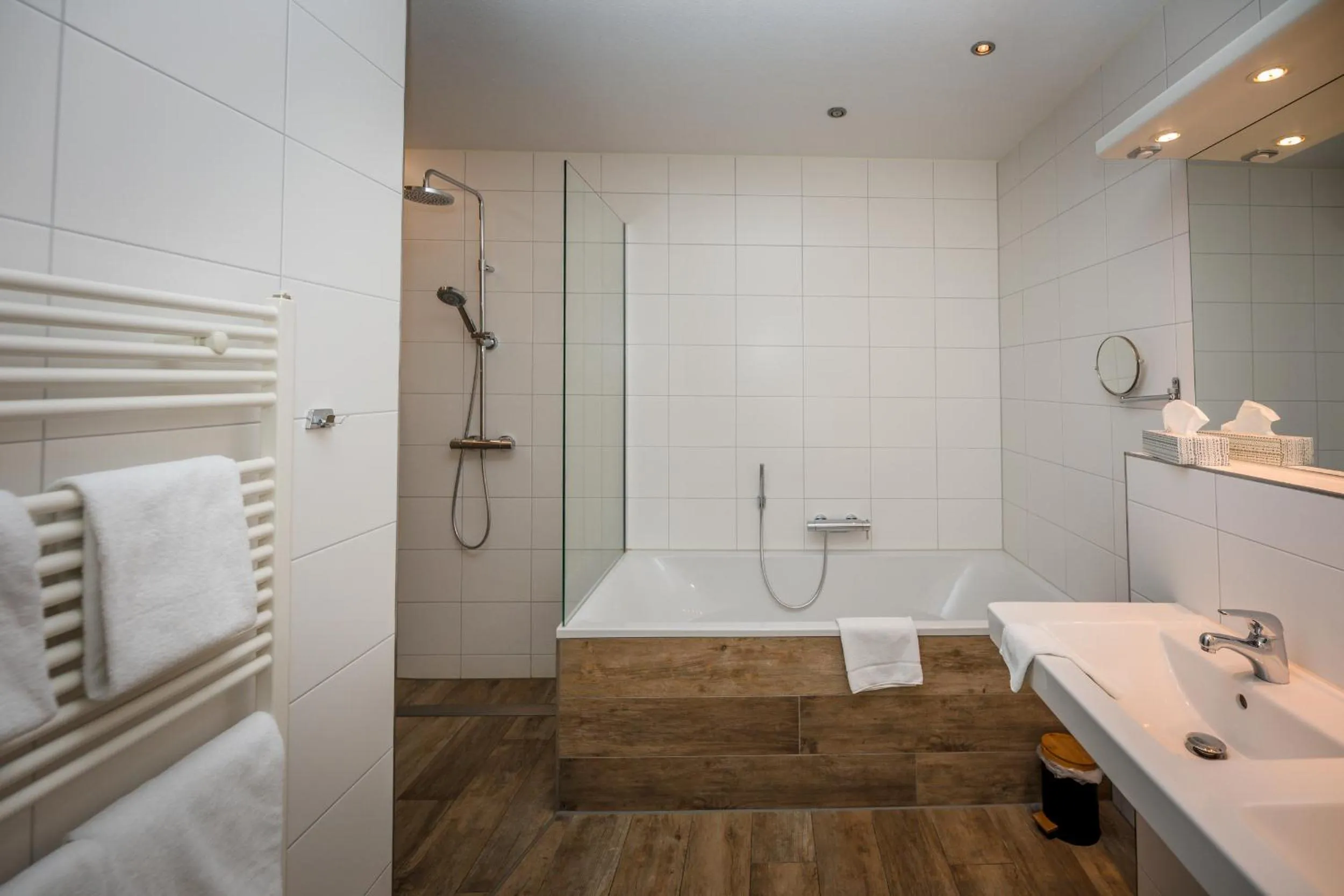 Bathroom in Restaurant & Hotel Hoog Holten