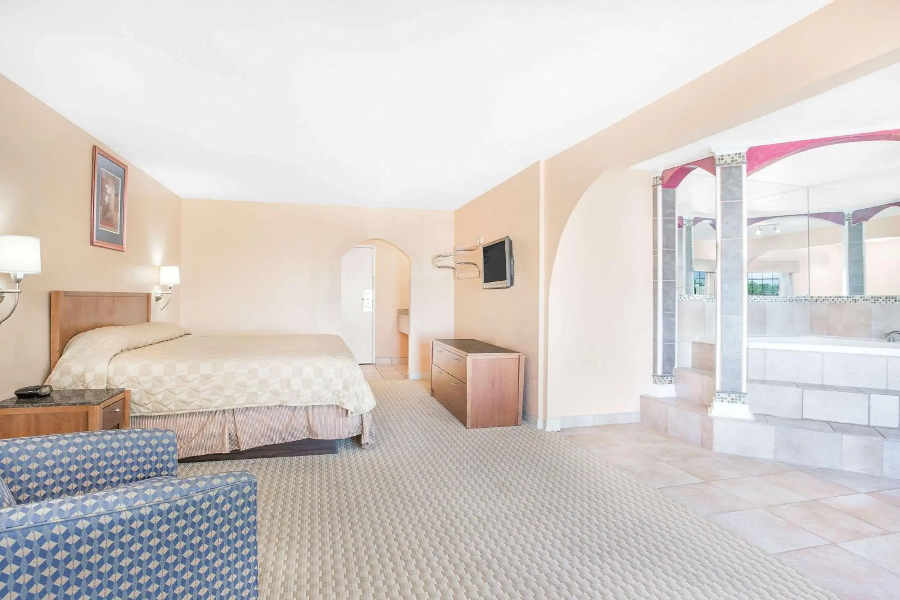 Photo of the whole room, Bed in Super 8 by Wyndham San Angelo Photo of the whole room, Bed in Super 8 by Wyndham San Angelo