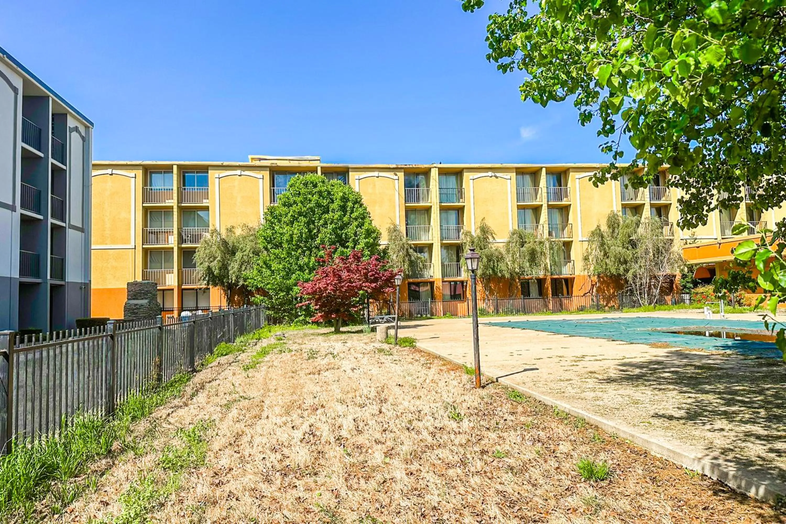 Property building in Jackson Hotel And Convention Center