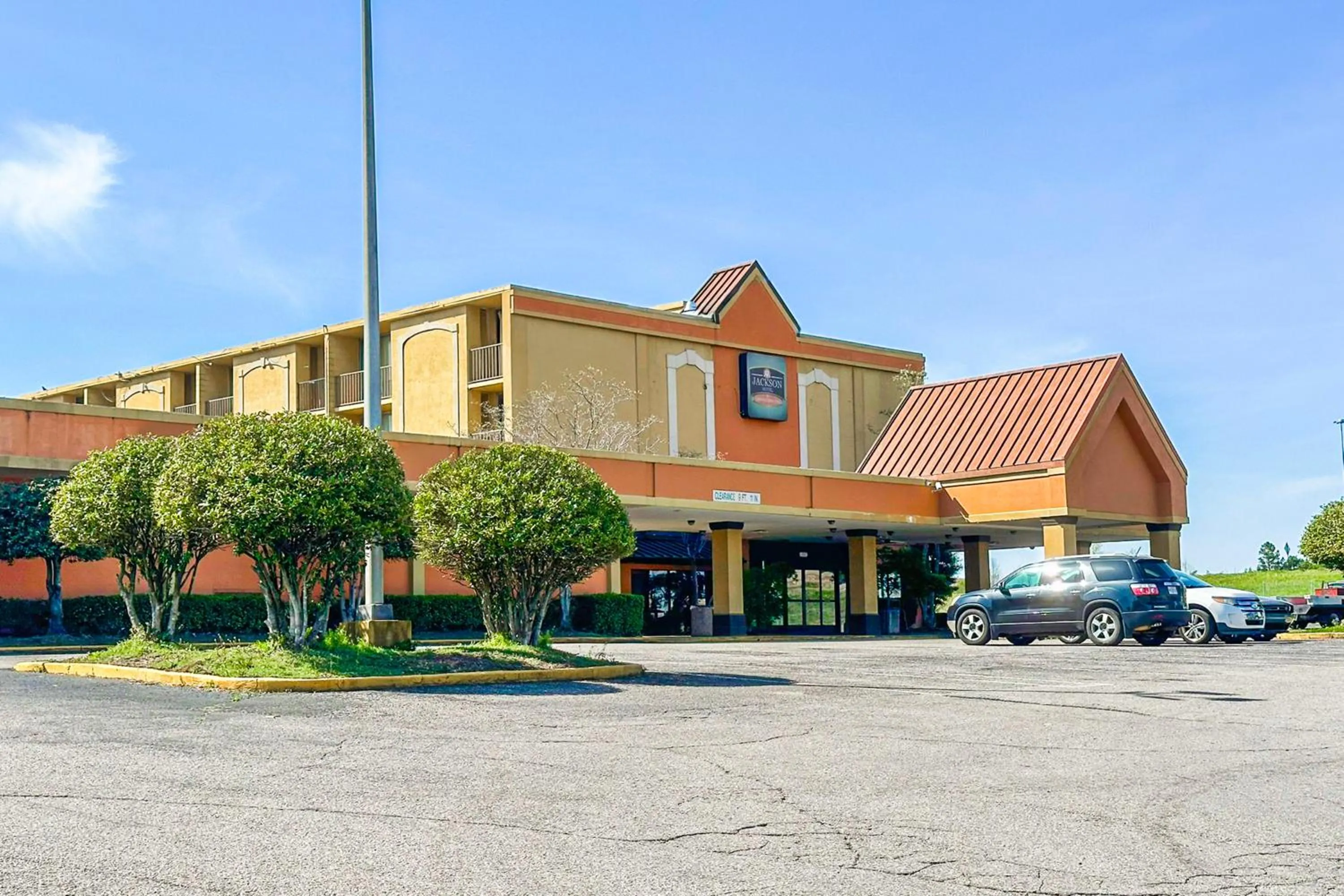 Parking in Jackson Hotel And Convention Center