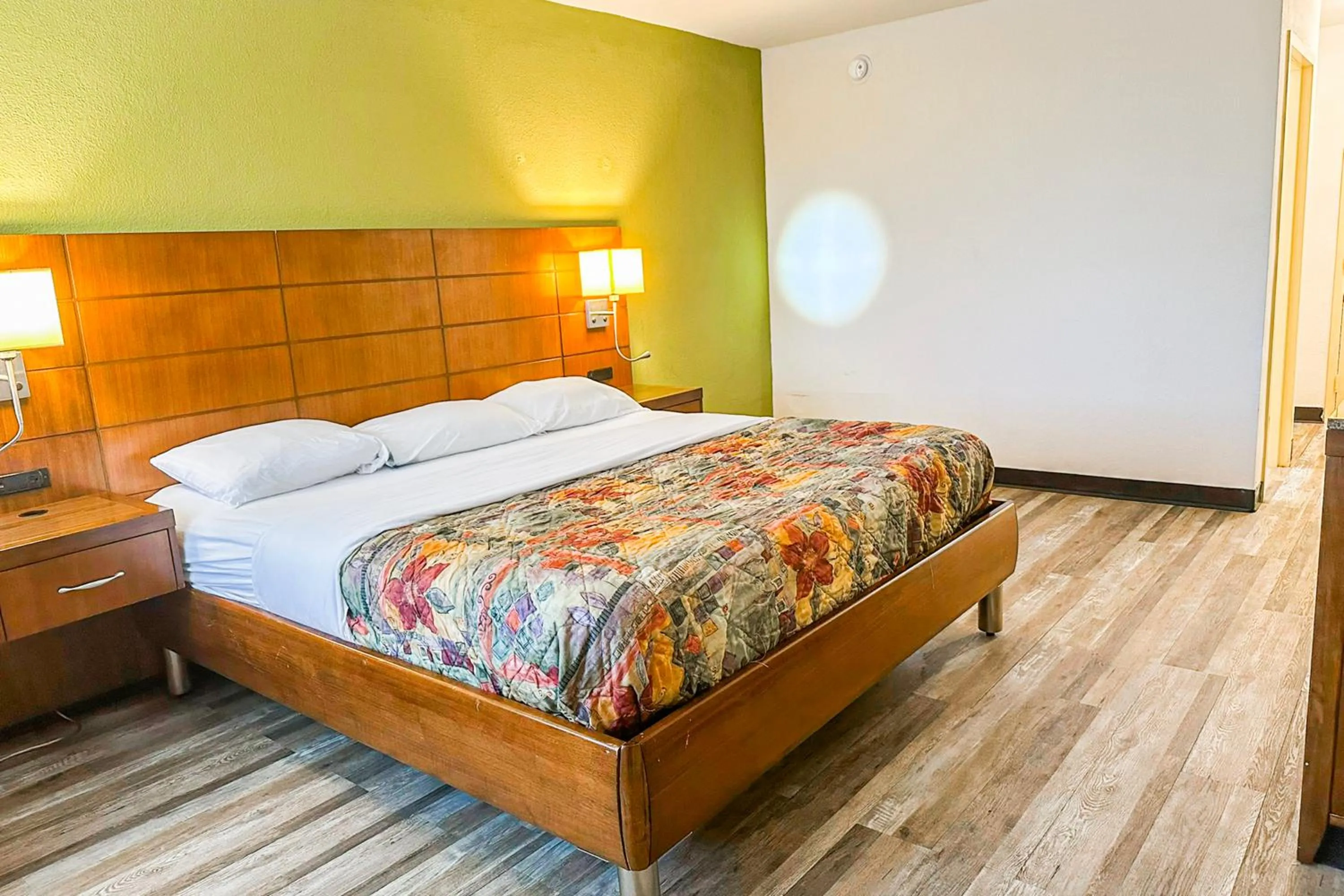 Bedroom, Bed in Jackson Hotel And Convention Center