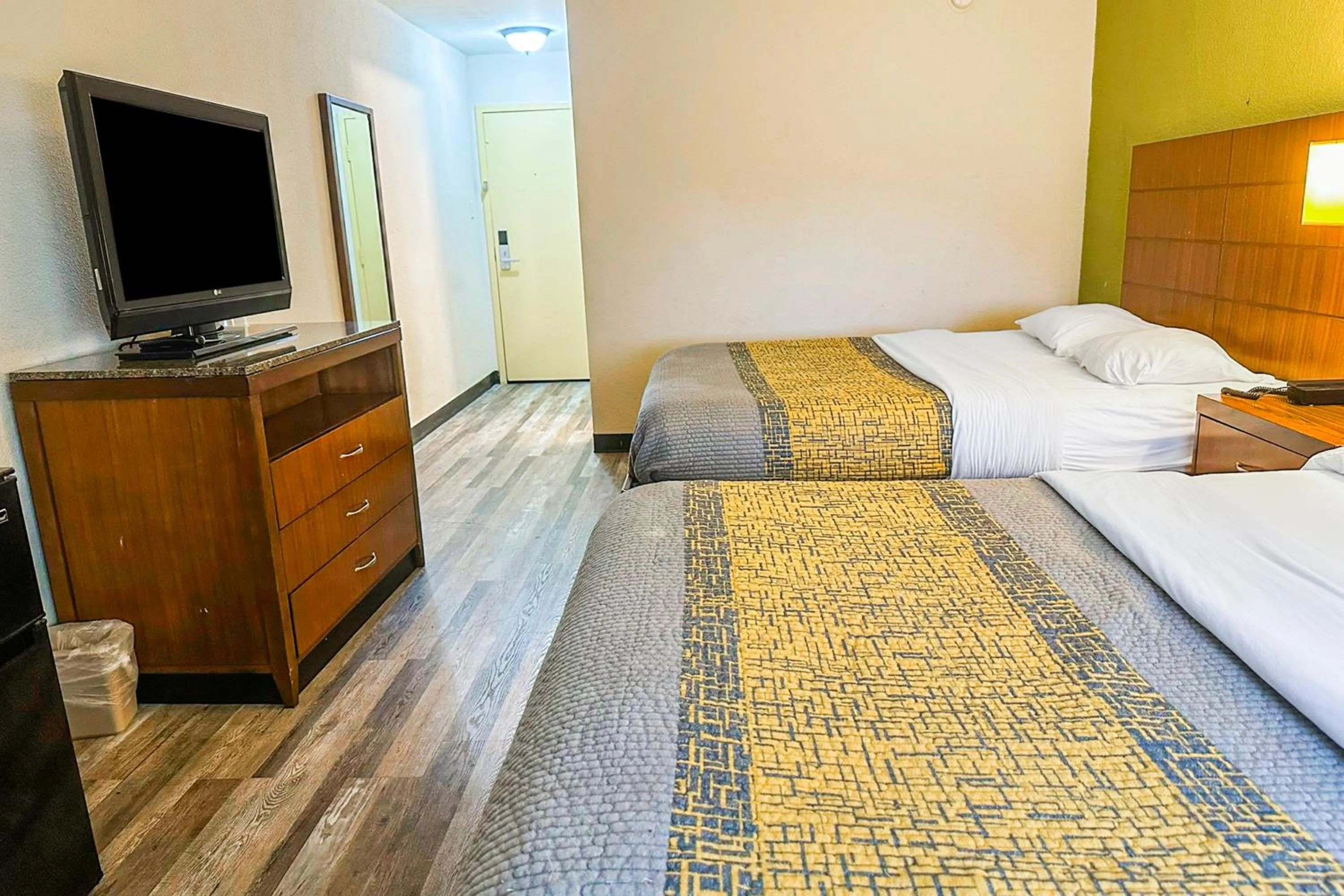 Bedroom, Bed in Jackson Hotel And Convention Center