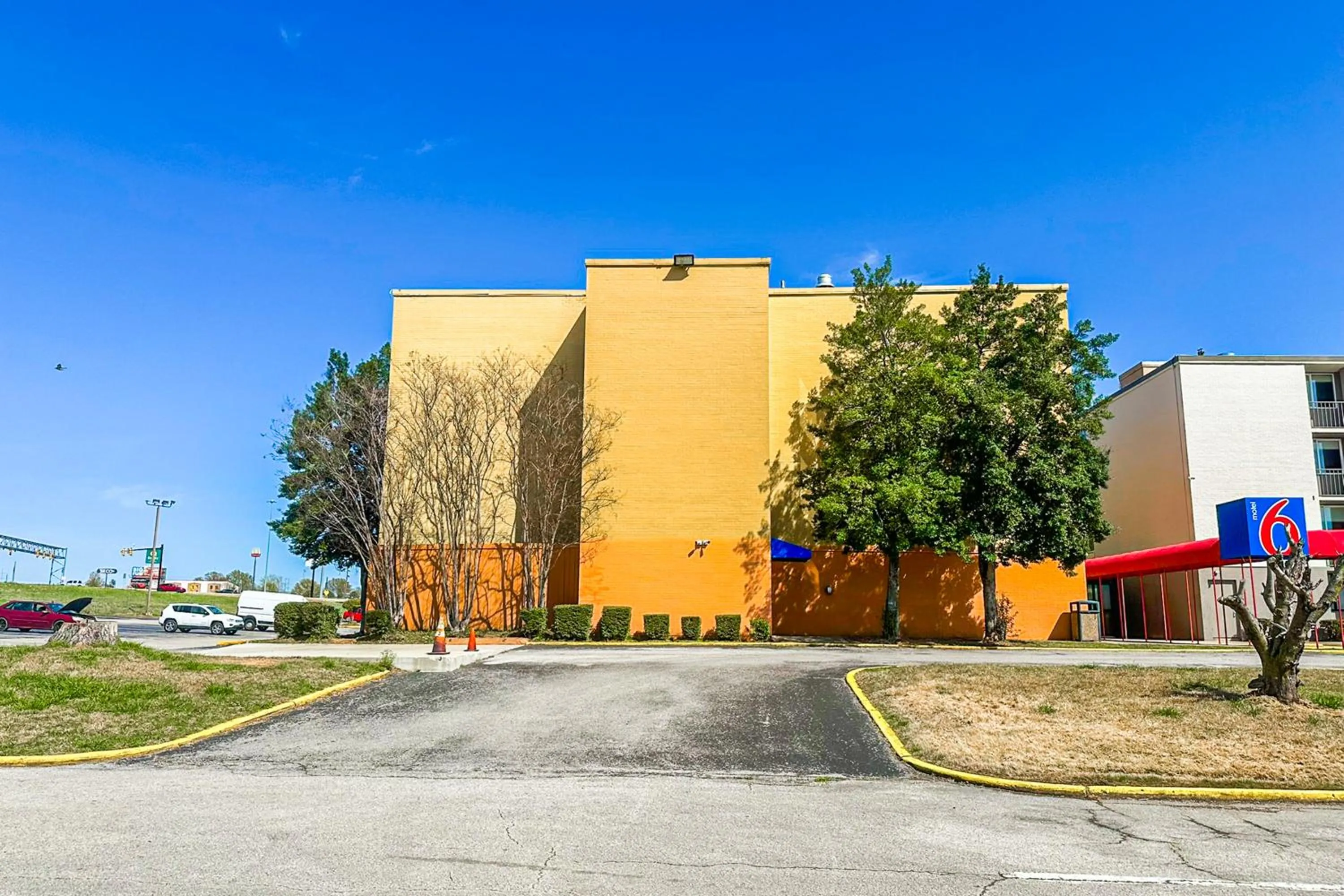 Property building in Jackson Hotel And Convention Center