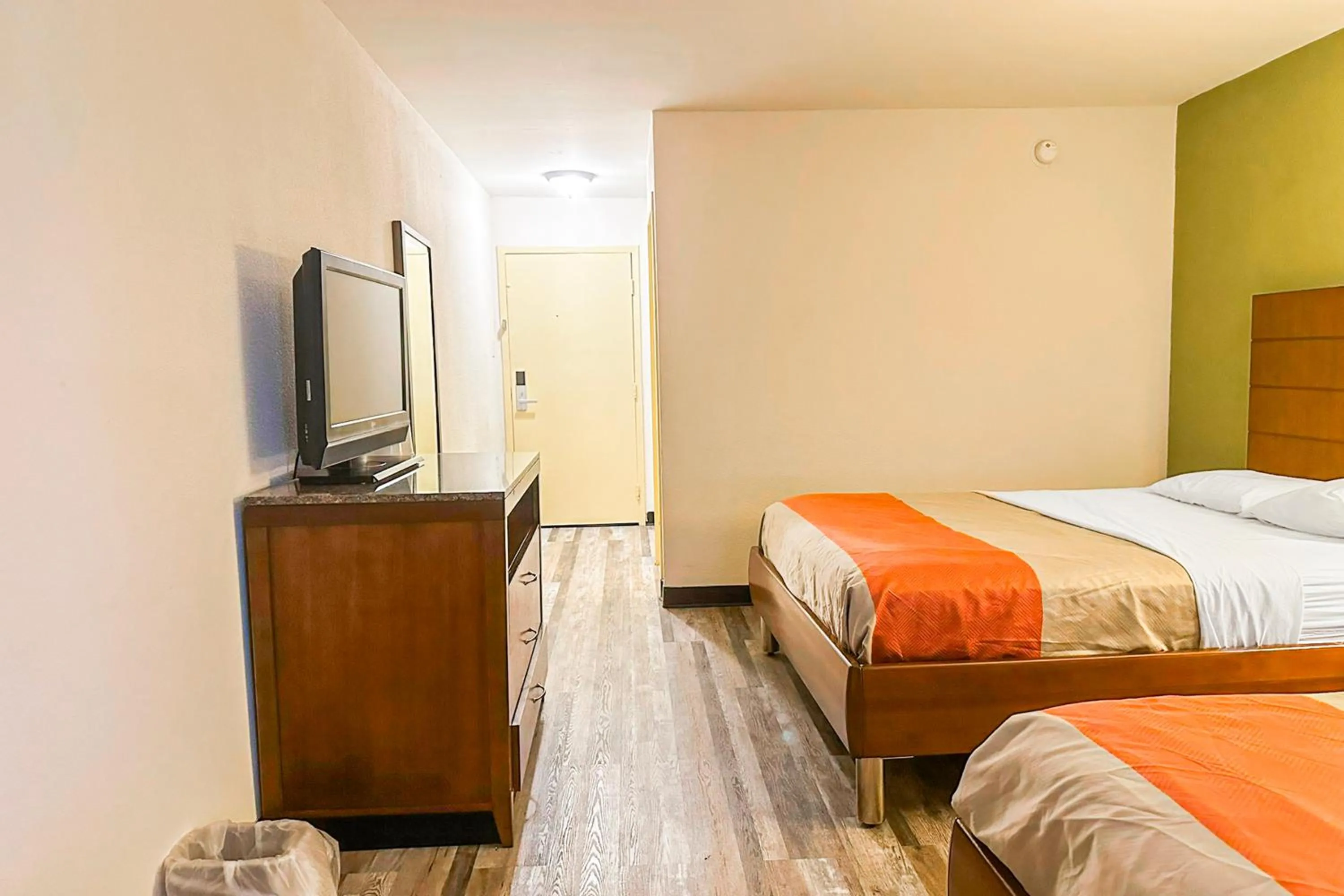 Bedroom, Bed in Jackson Hotel And Convention Center