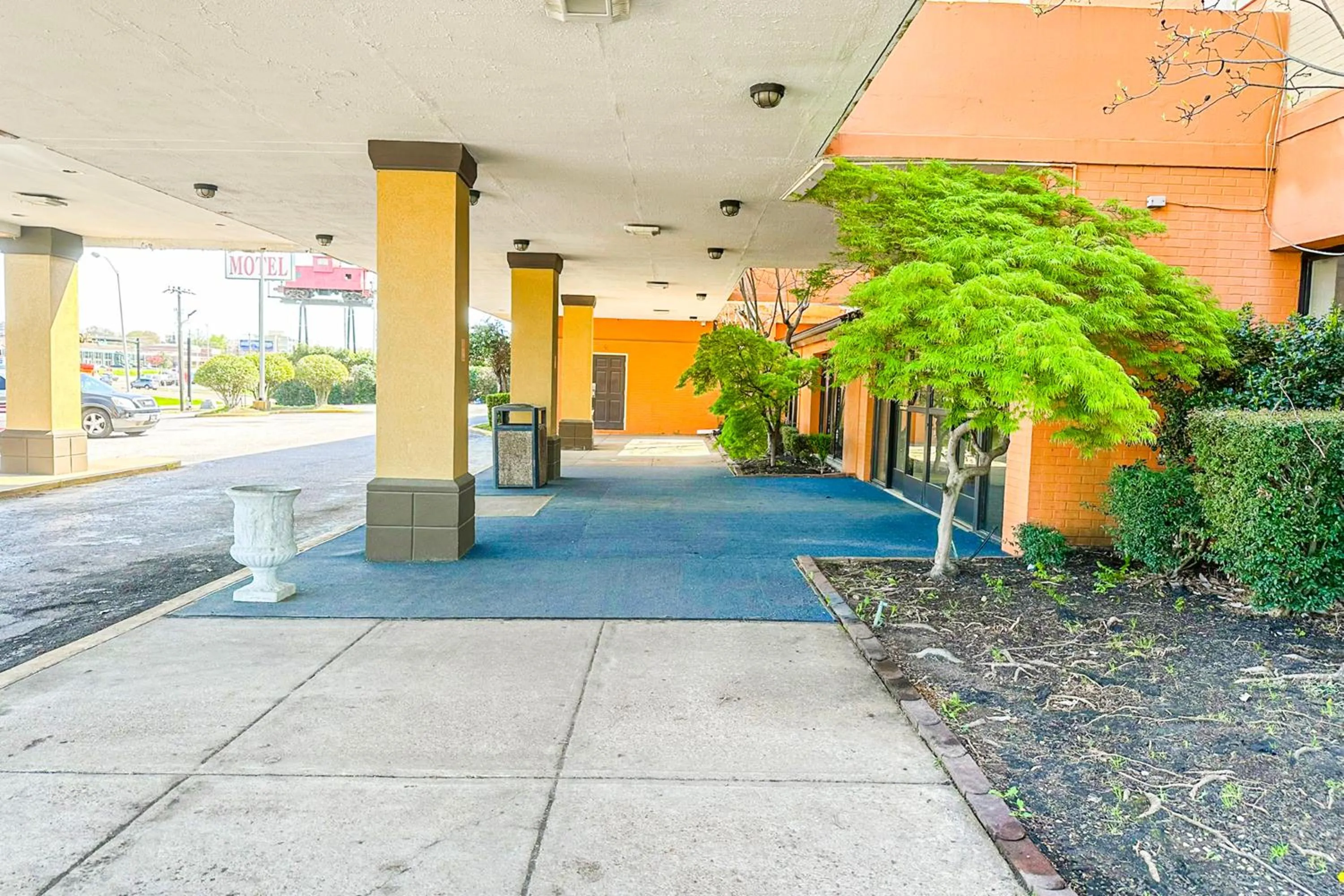 Property building in Jackson Hotel And Convention Center