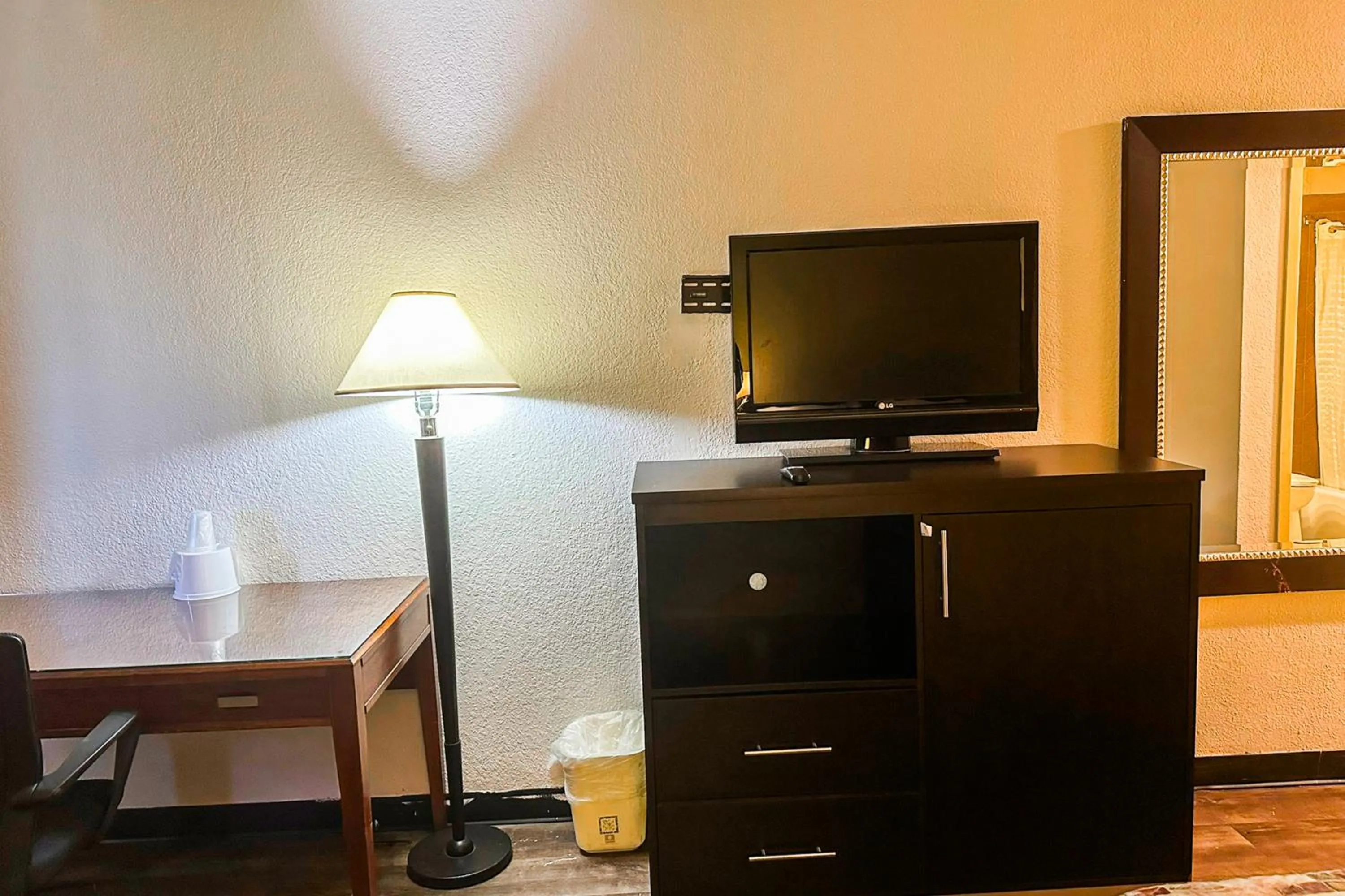 TV and multimedia in Jackson Hotel And Convention Center