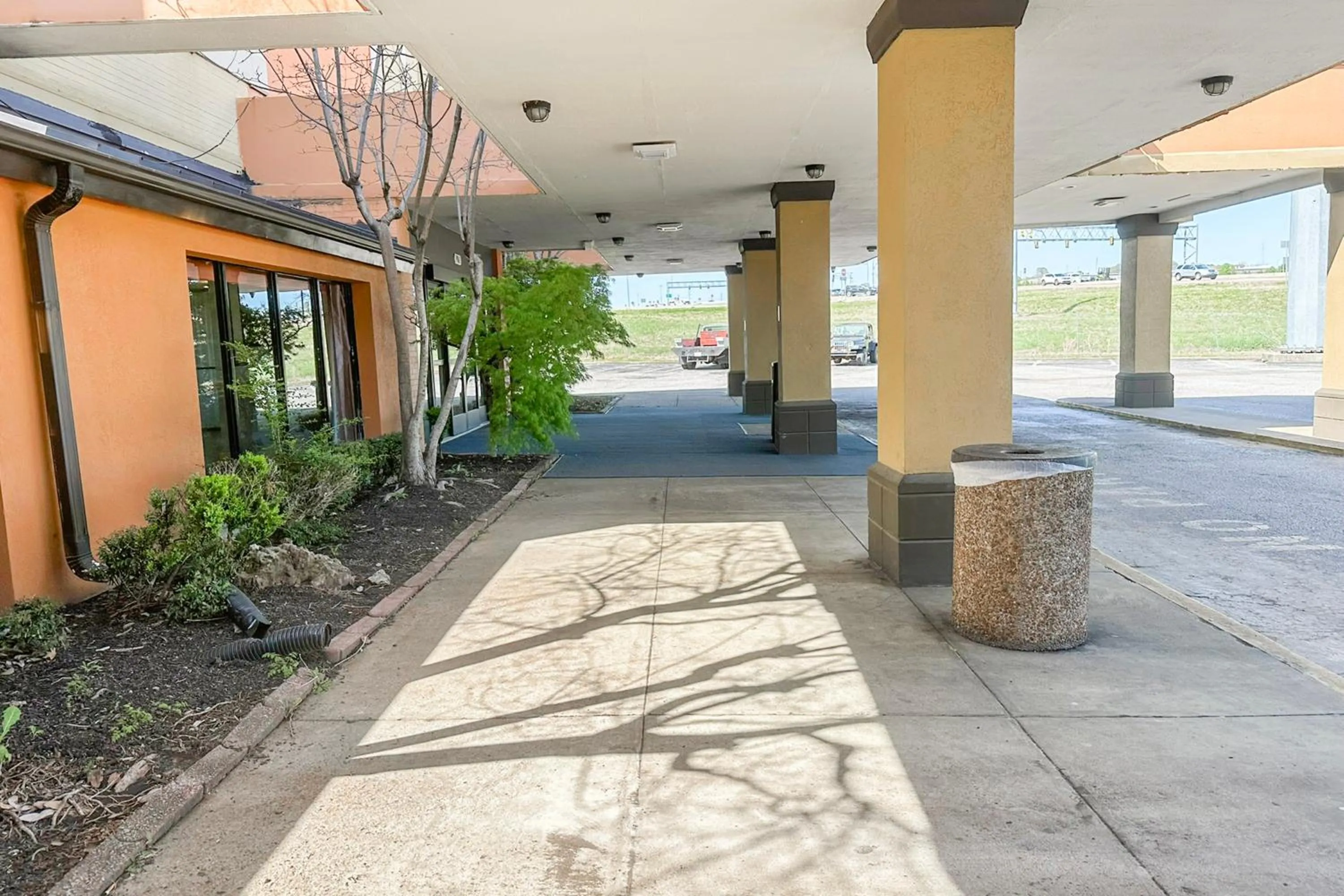 Facade/entrance in Jackson Hotel And Convention Center