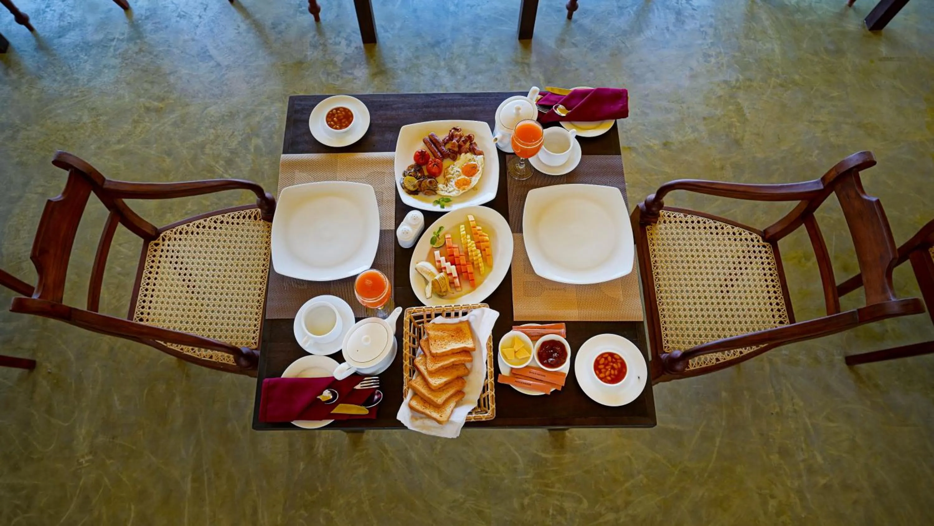 English/Irish breakfast in Beyond The Sea By Ceylonese