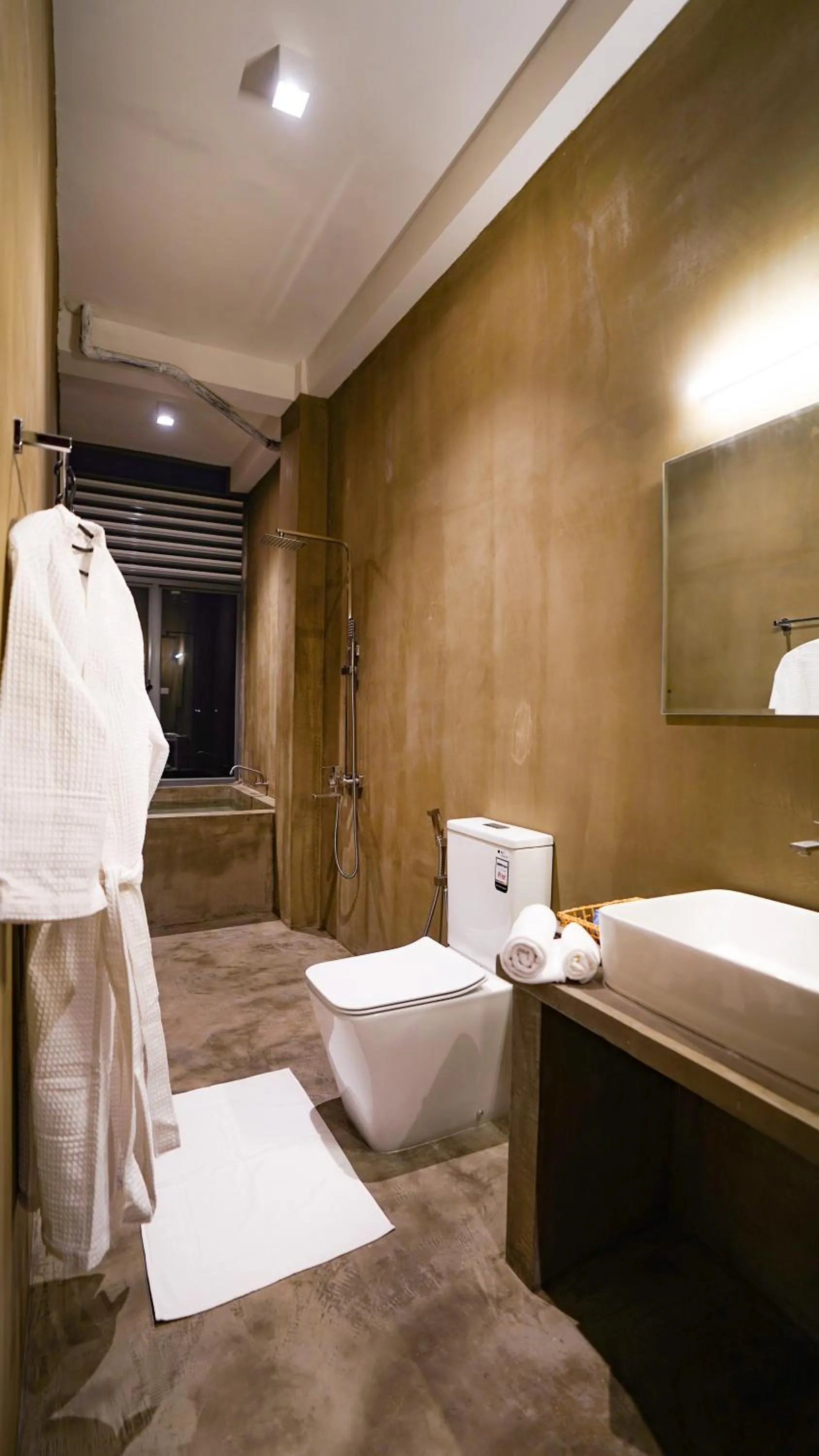 Bathroom in Beyond The Sea By Ceylonese