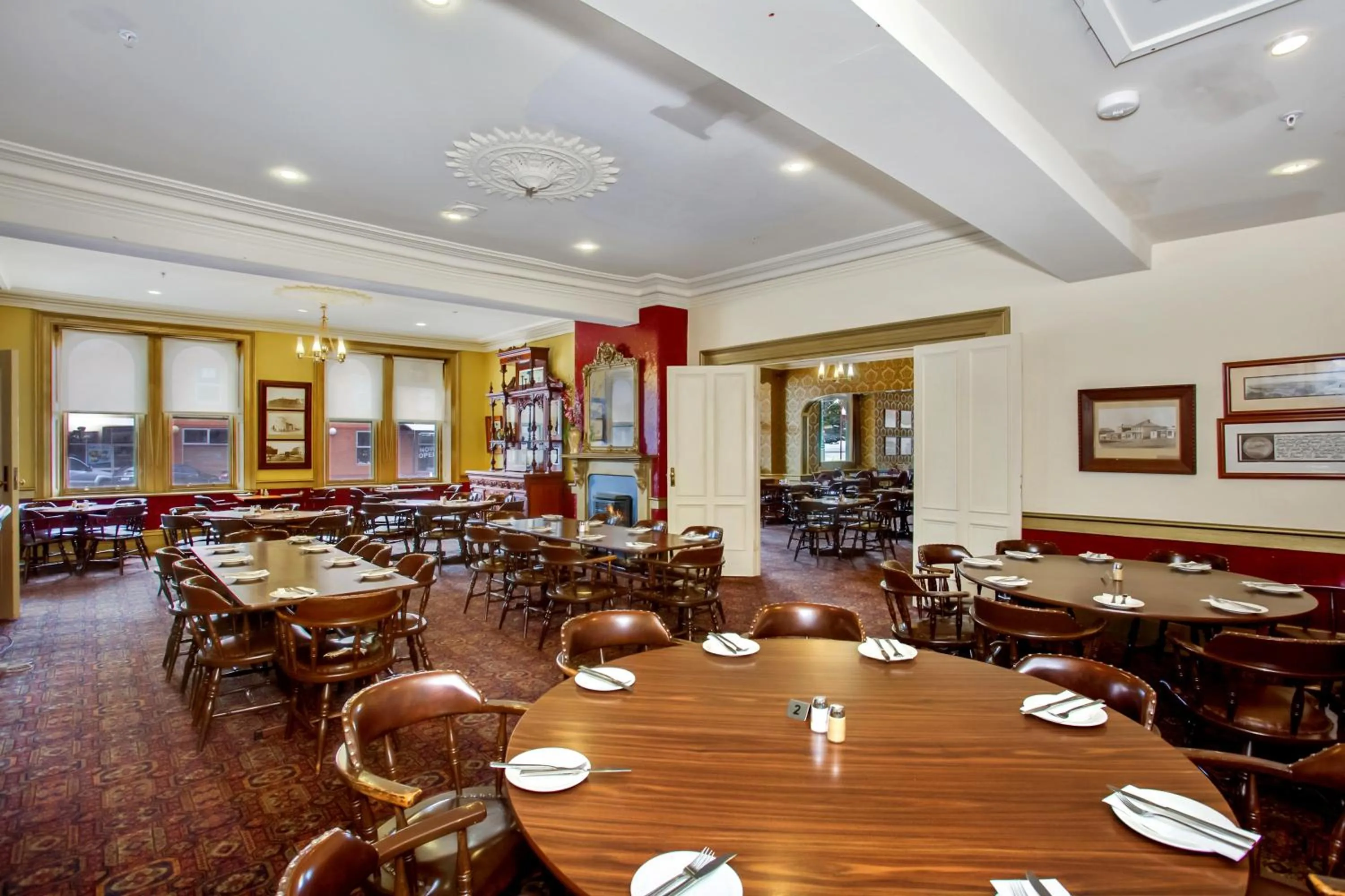 Restaurant/places to eat in Econo Lodge Portland