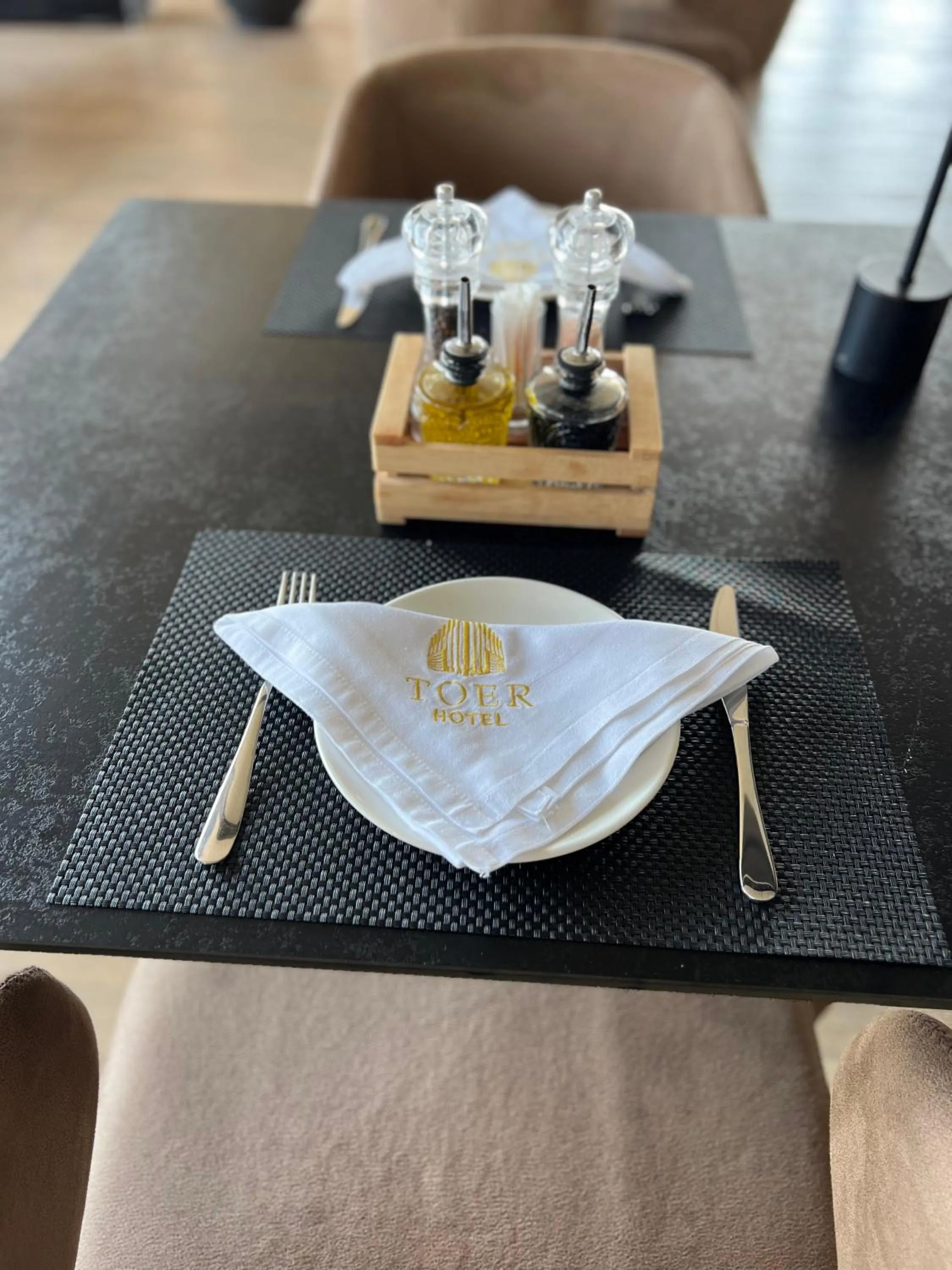 Restaurant/places to eat in Toer Hotel & SPA