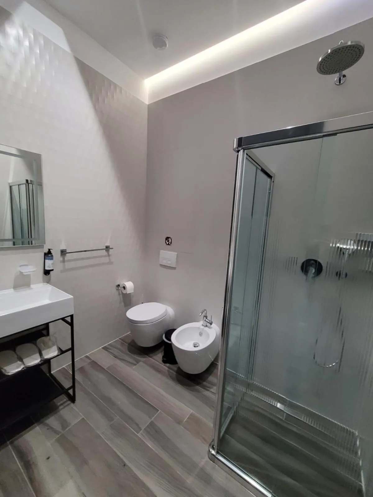 Shower in Toer Hotel & SPA