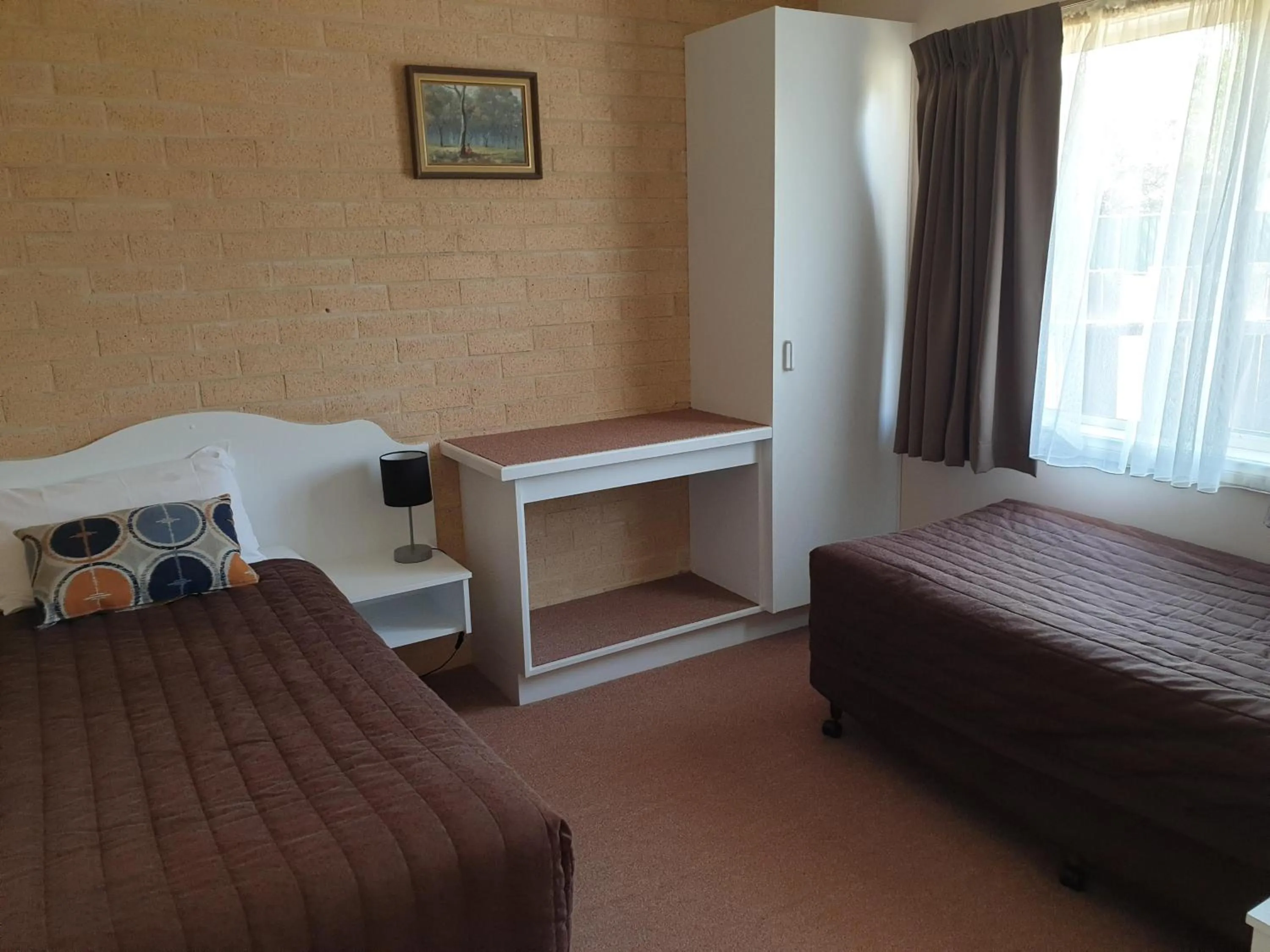 Bed in Blayney Central Motel