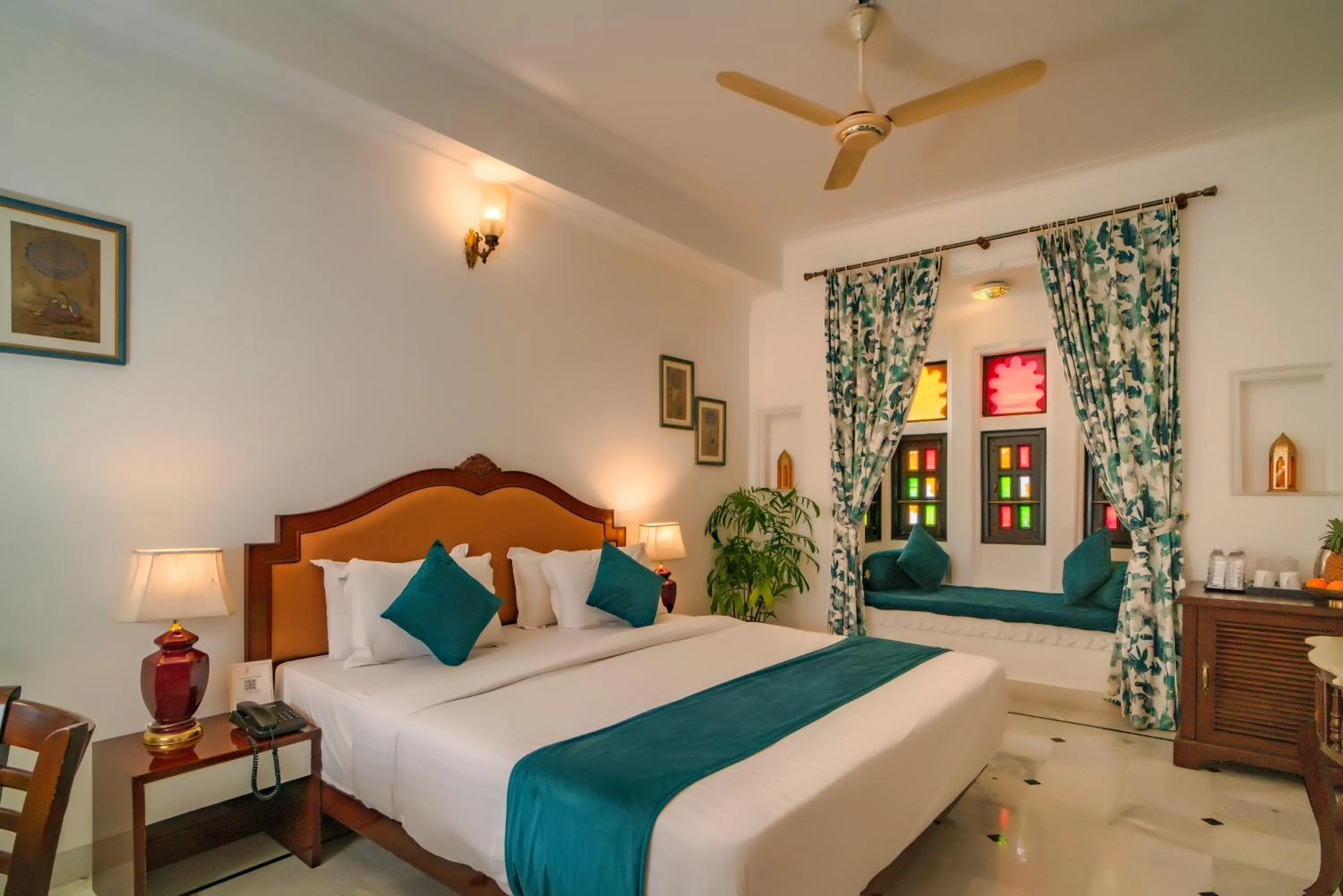 Bedroom, Bed in Swaroop Vilas - Lake Facing Boutique Hotel