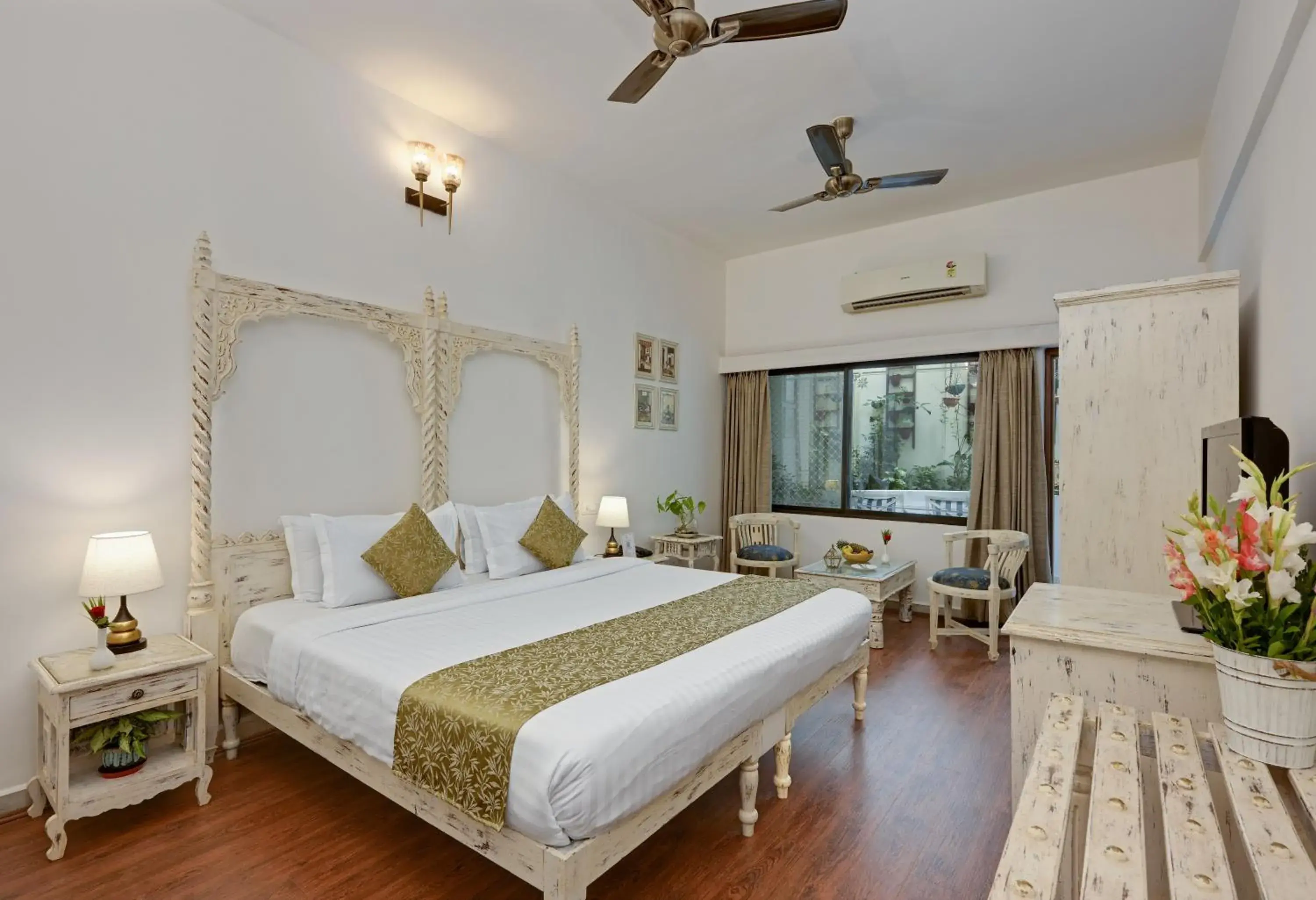 Deluxe Double Room with Balcony in Swaroop Vilas - Lake Facing Boutique Hotel Deluxe Double Room with Balcony in Swaroop Vilas - Lake Facing Boutique Hotel