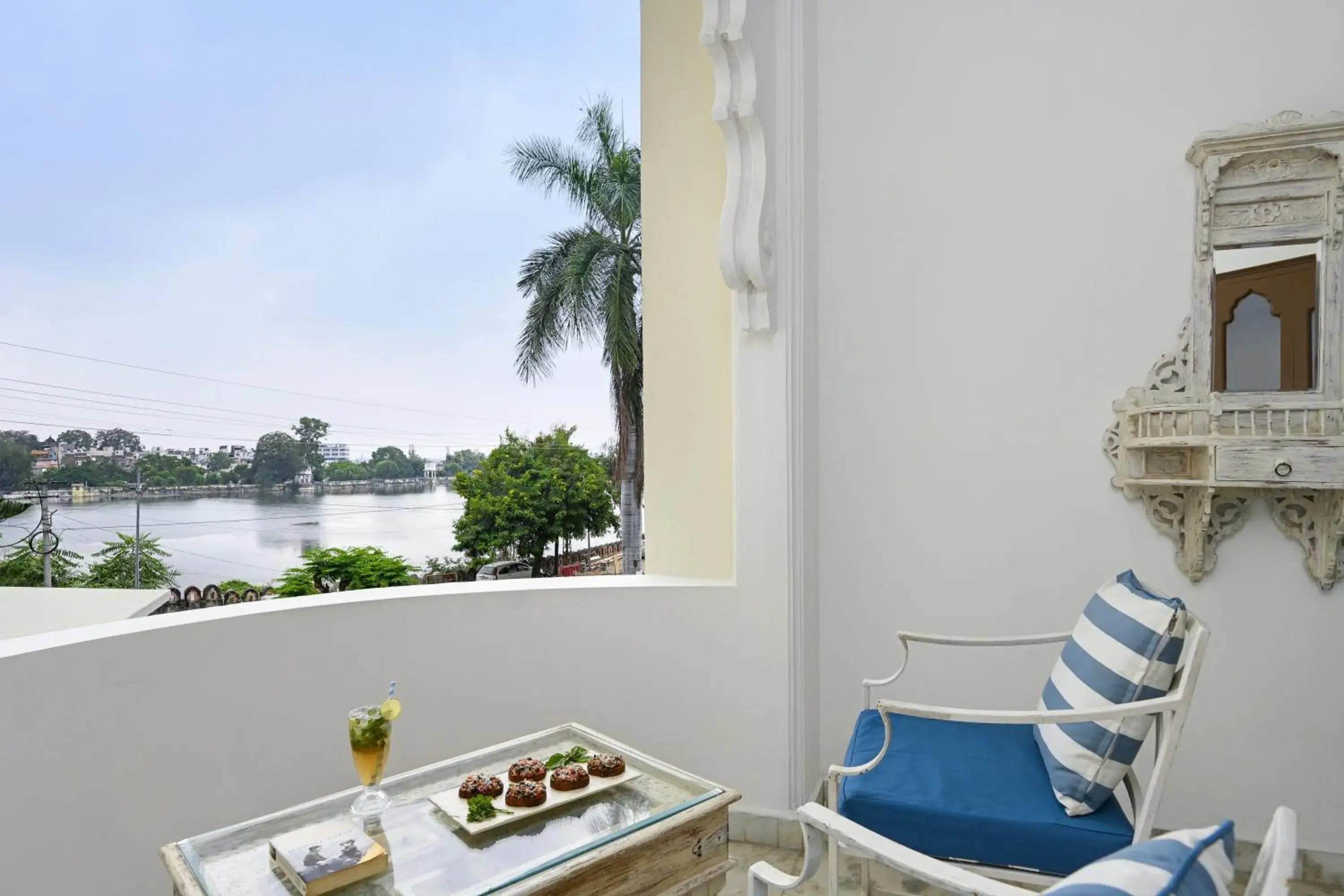 Suite with Lake View in Swaroop Vilas - Lake Facing Boutique Hotel Suite with Lake View in Swaroop Vilas - Lake Facing Boutique Hotel