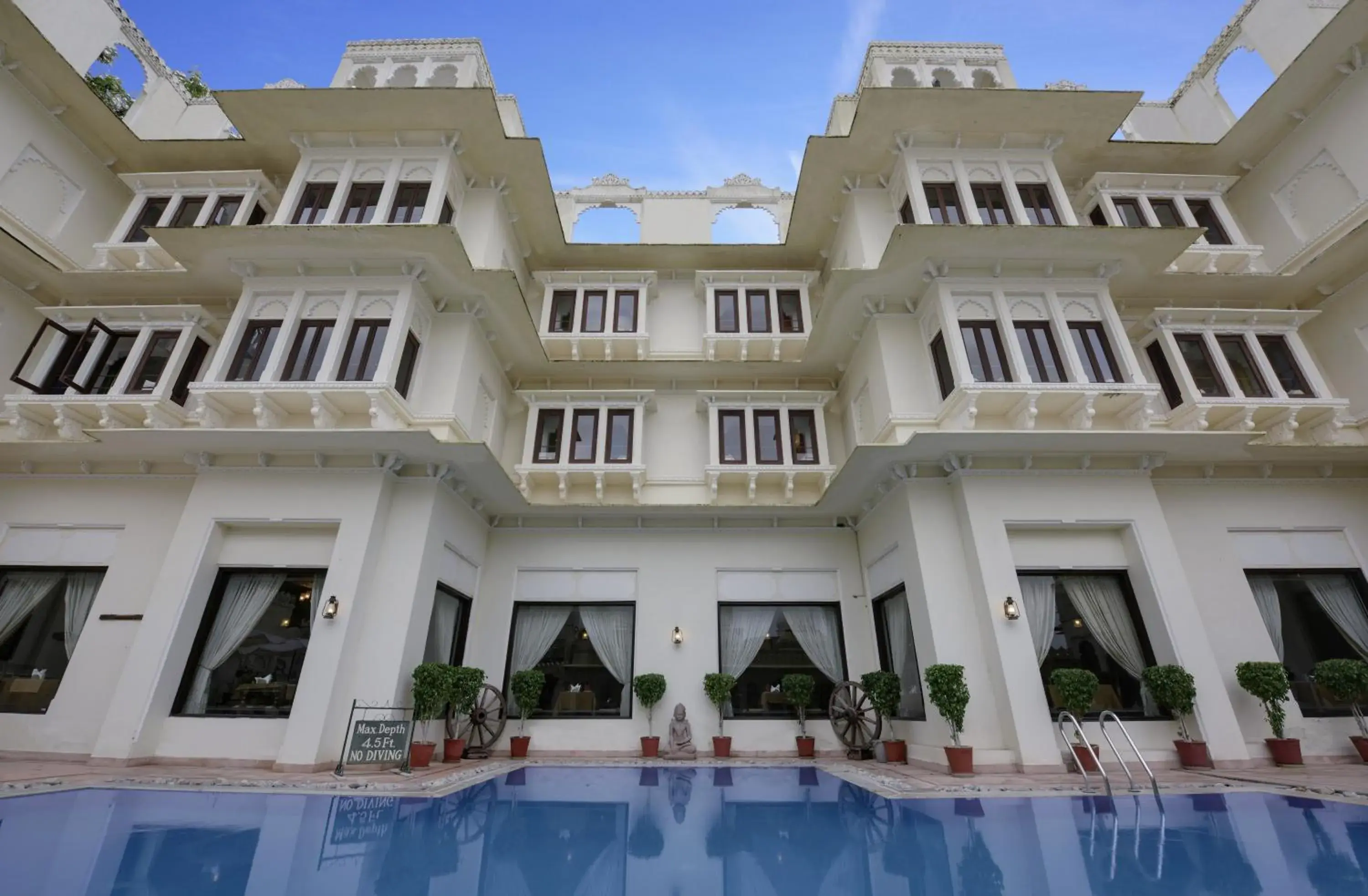 Facade/entrance in Swaroop Vilas - Lake Facing Boutique Hotel Facade/entrance in Swaroop Vilas - Lake Facing Boutique Hotel