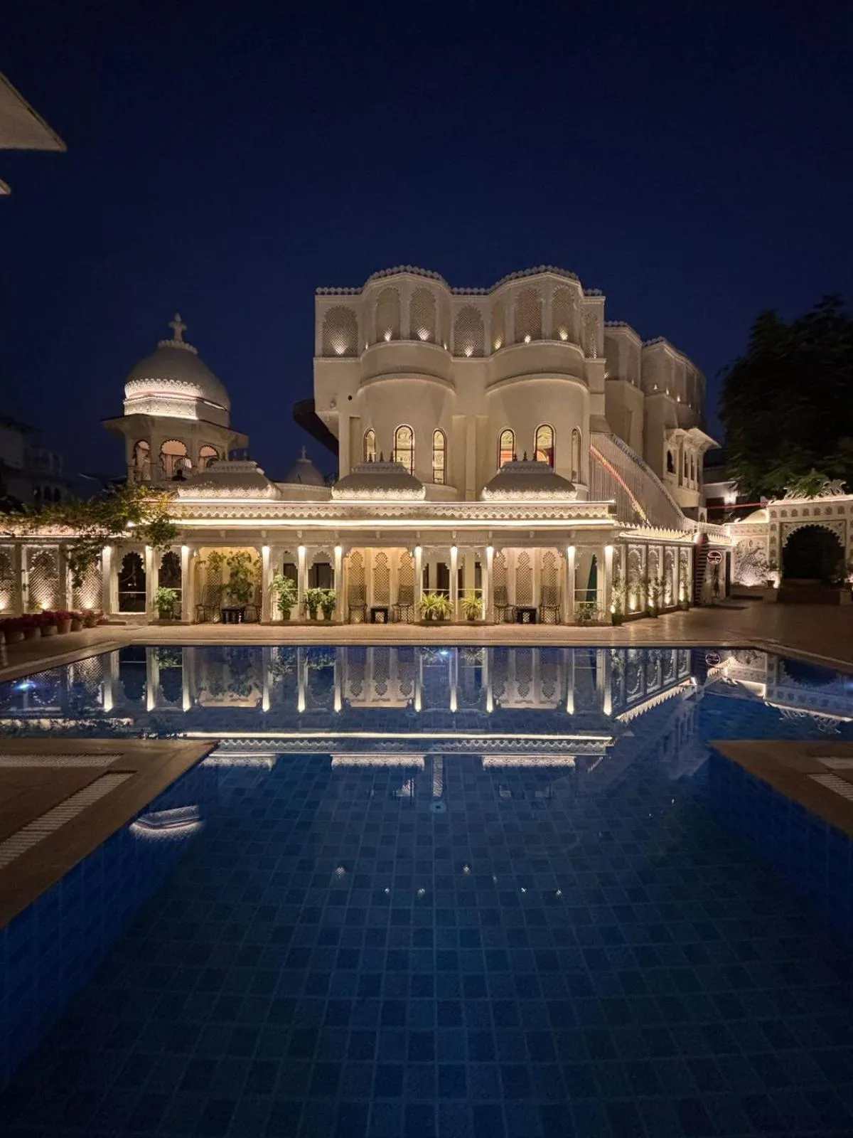 Swimming pool in Swaroop Vilas - Lake Facing Boutique Hotel
