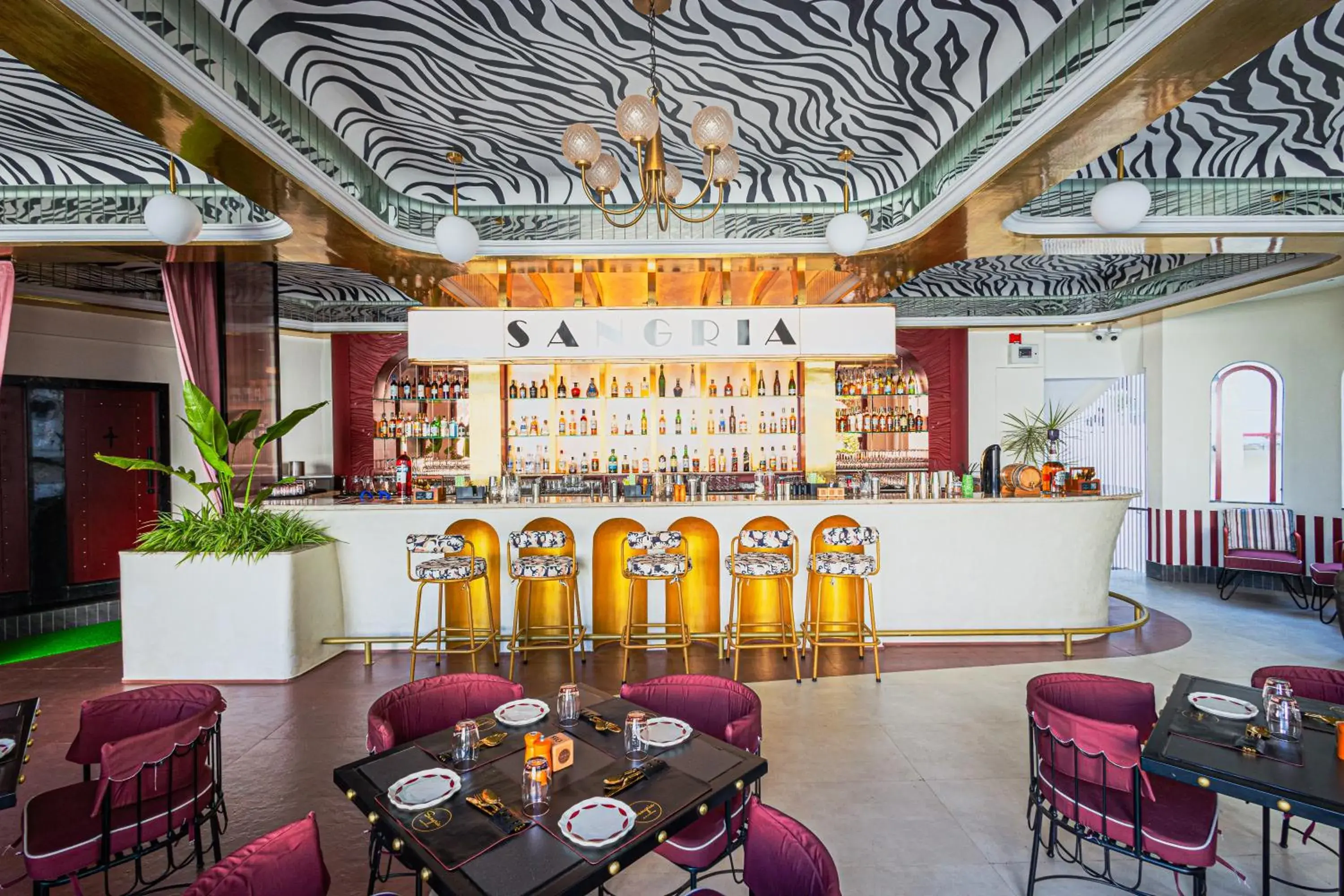 Restaurant/places to eat in Swaroop Vilas - Lake Facing Boutique Hotel Restaurant/places to eat in Swaroop Vilas - Lake Facing Boutique Hotel