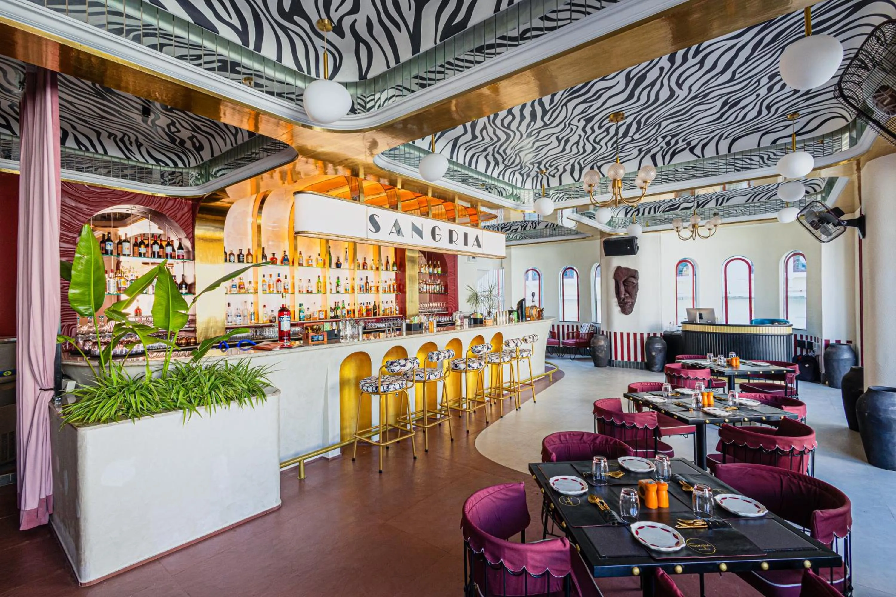 Restaurant/places to eat in Swaroop Vilas - Lake Facing Boutique Hotel