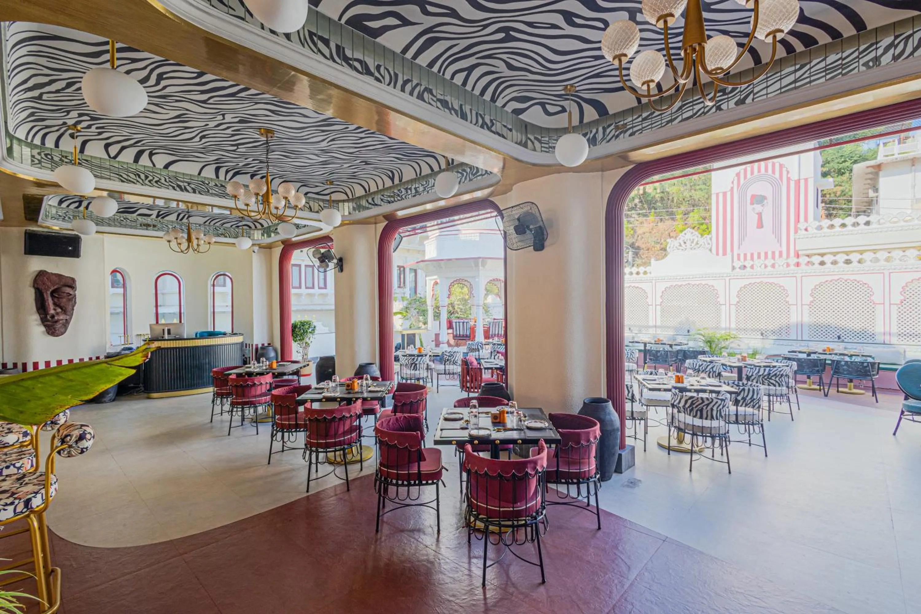 Restaurant/places to eat in Swaroop Vilas - Lake Facing Boutique Hotel