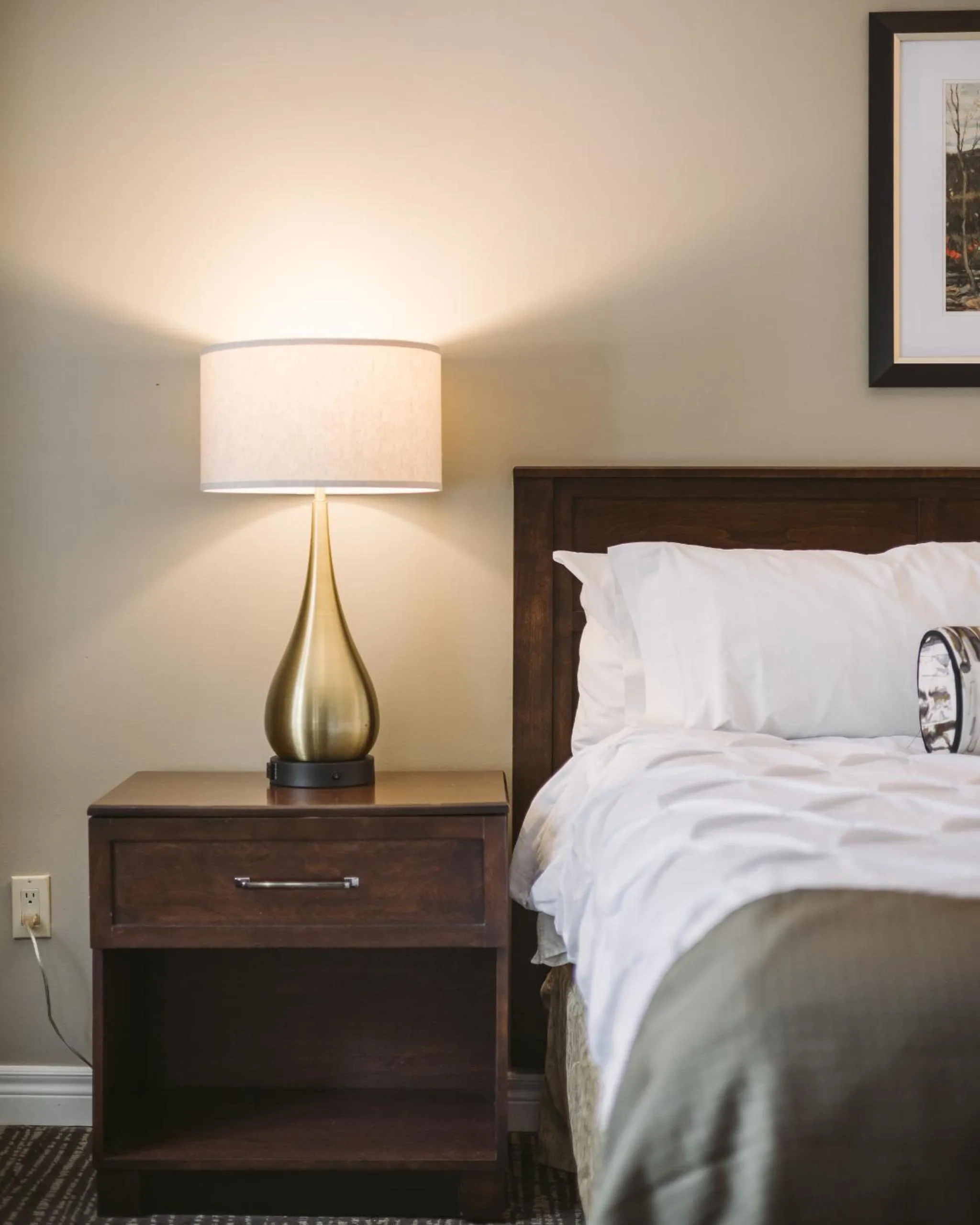 Bed in Horseshoe Valley Suites - The Glade