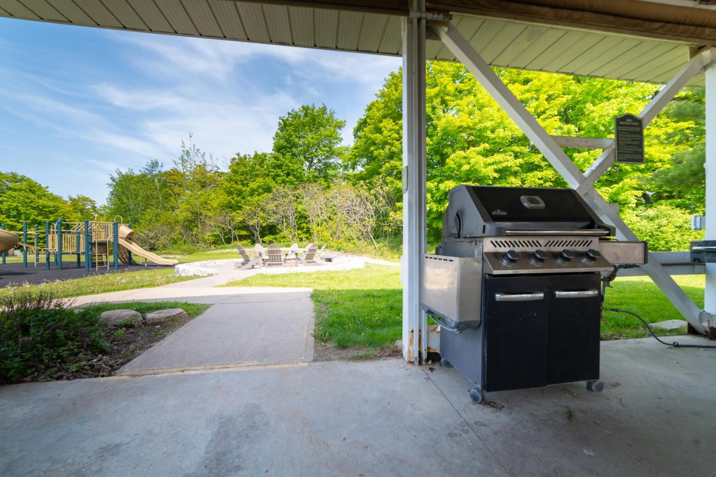 Day in Horseshoe Valley Suites - The Glade