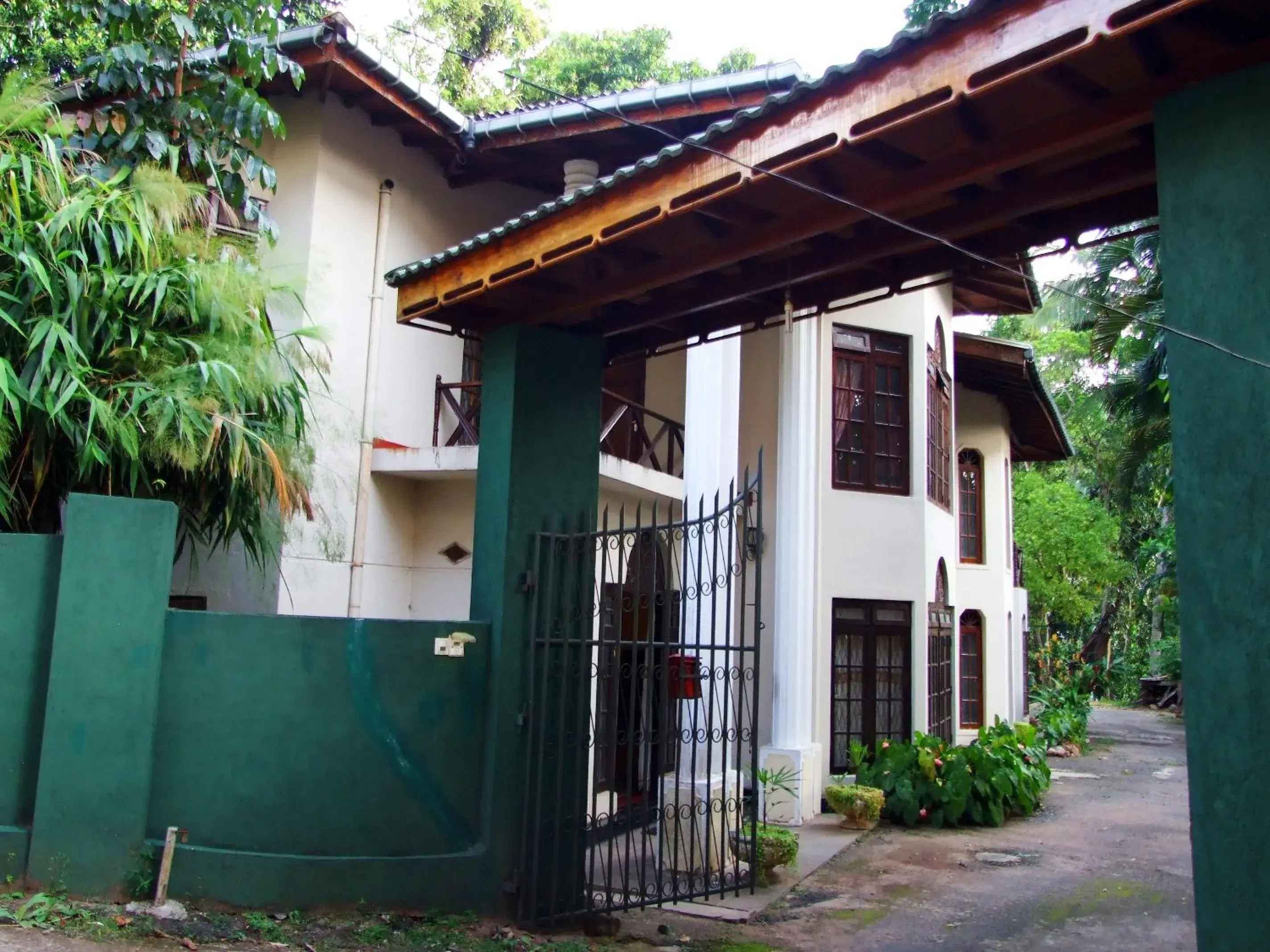Facade/entrance in Tree Breeze Inn Facade/entrance in Tree Breeze Inn