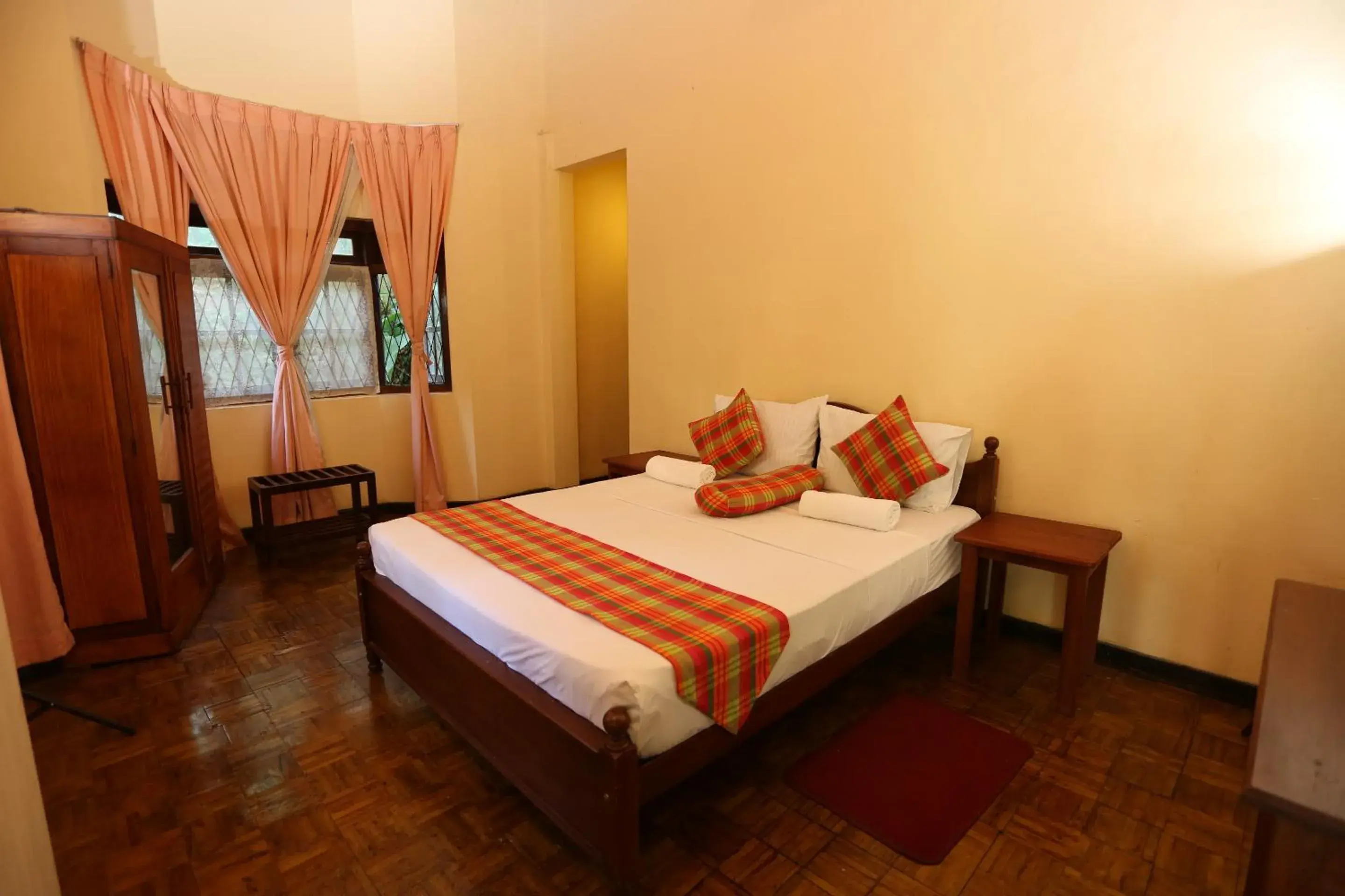 Photo of the whole room, Bed in Tree Breeze Inn Photo of the whole room, Bed in Tree Breeze Inn