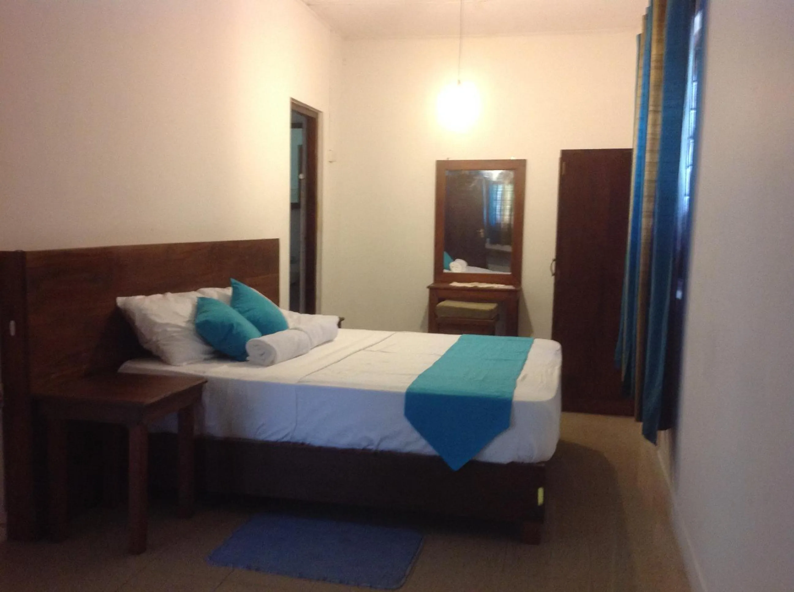 Bed in Tree Breeze Inn