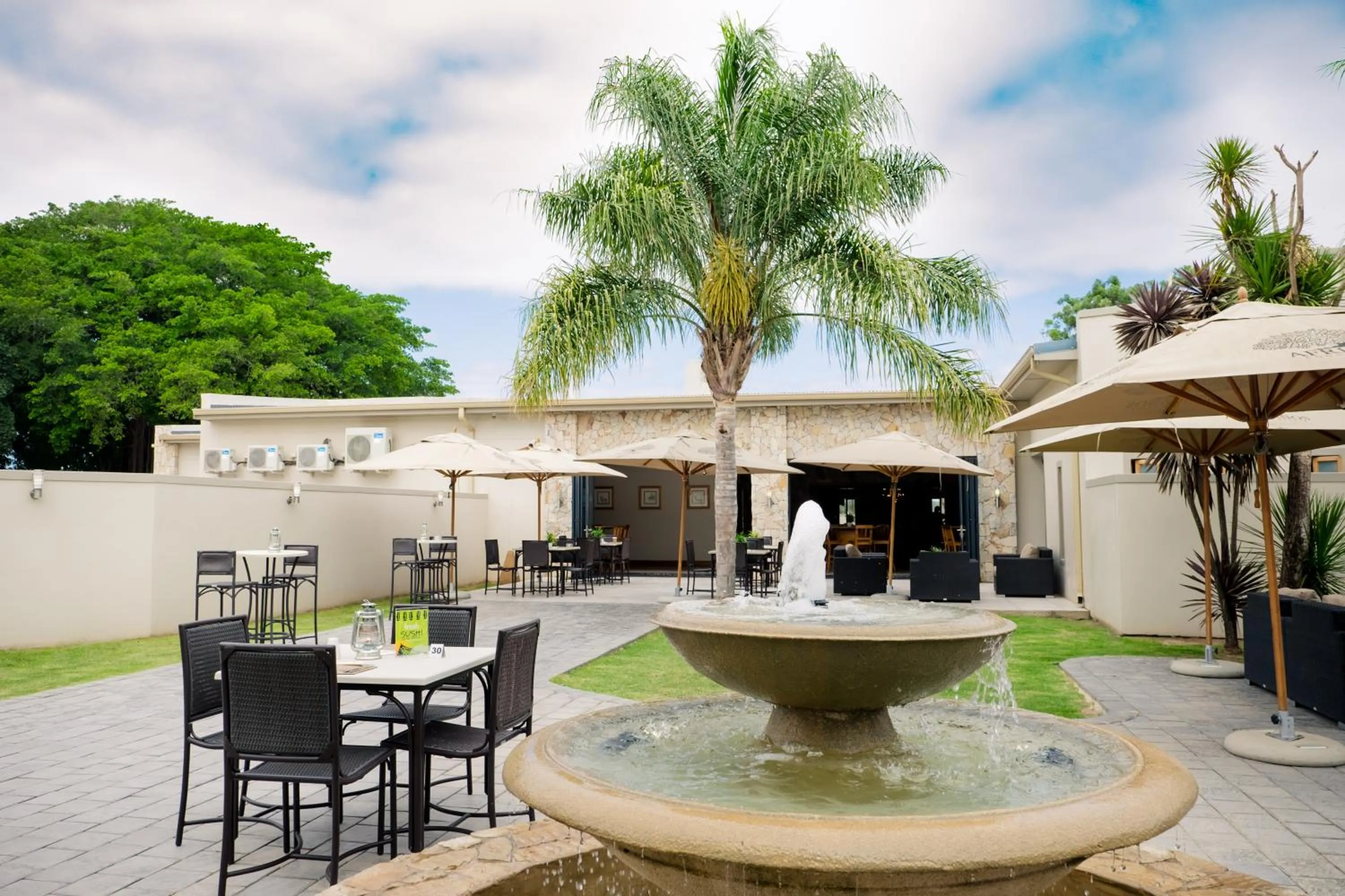 Banquet/Function facilities in Africanos Country Estate