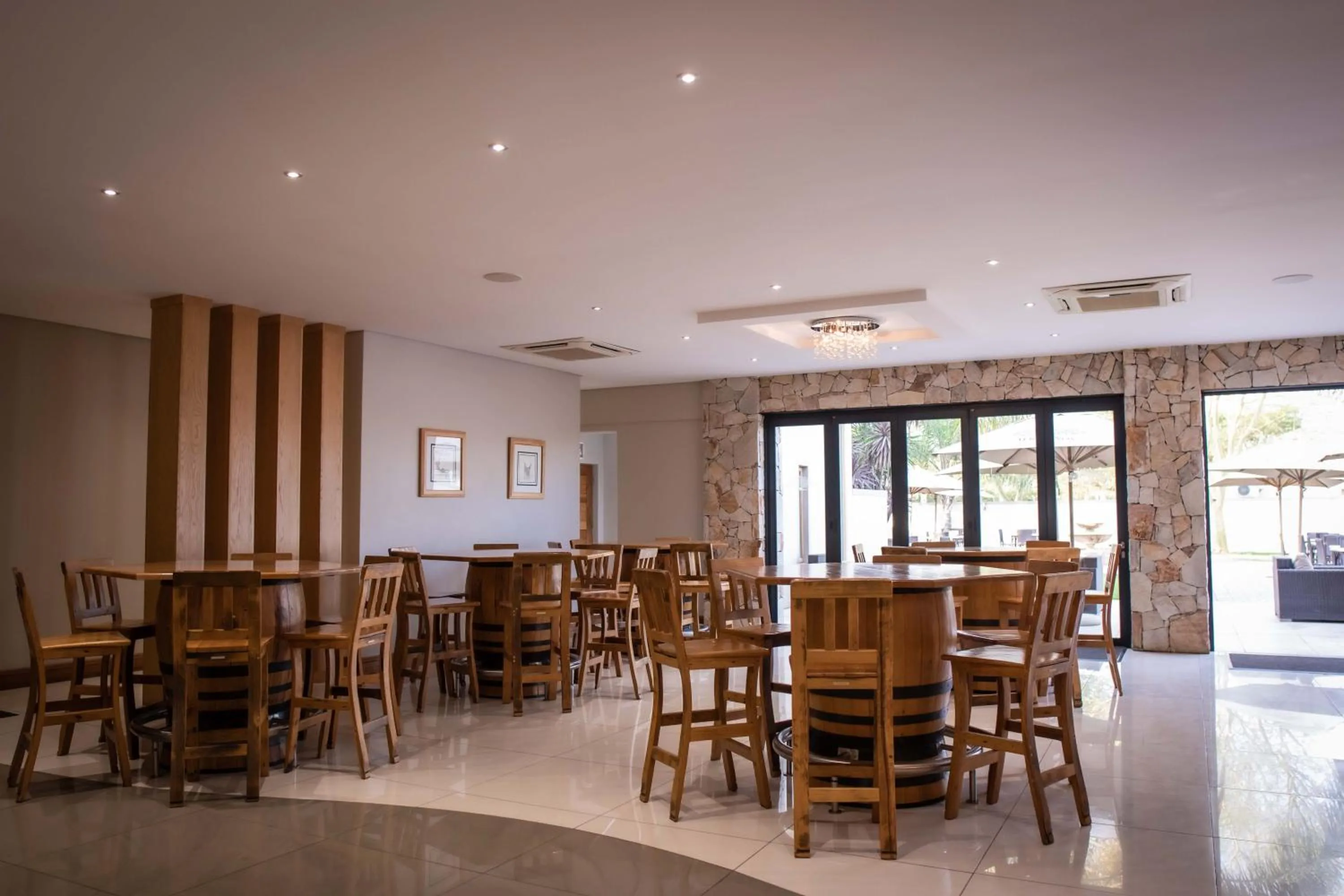 Restaurant/places to eat in Africanos Country Estate