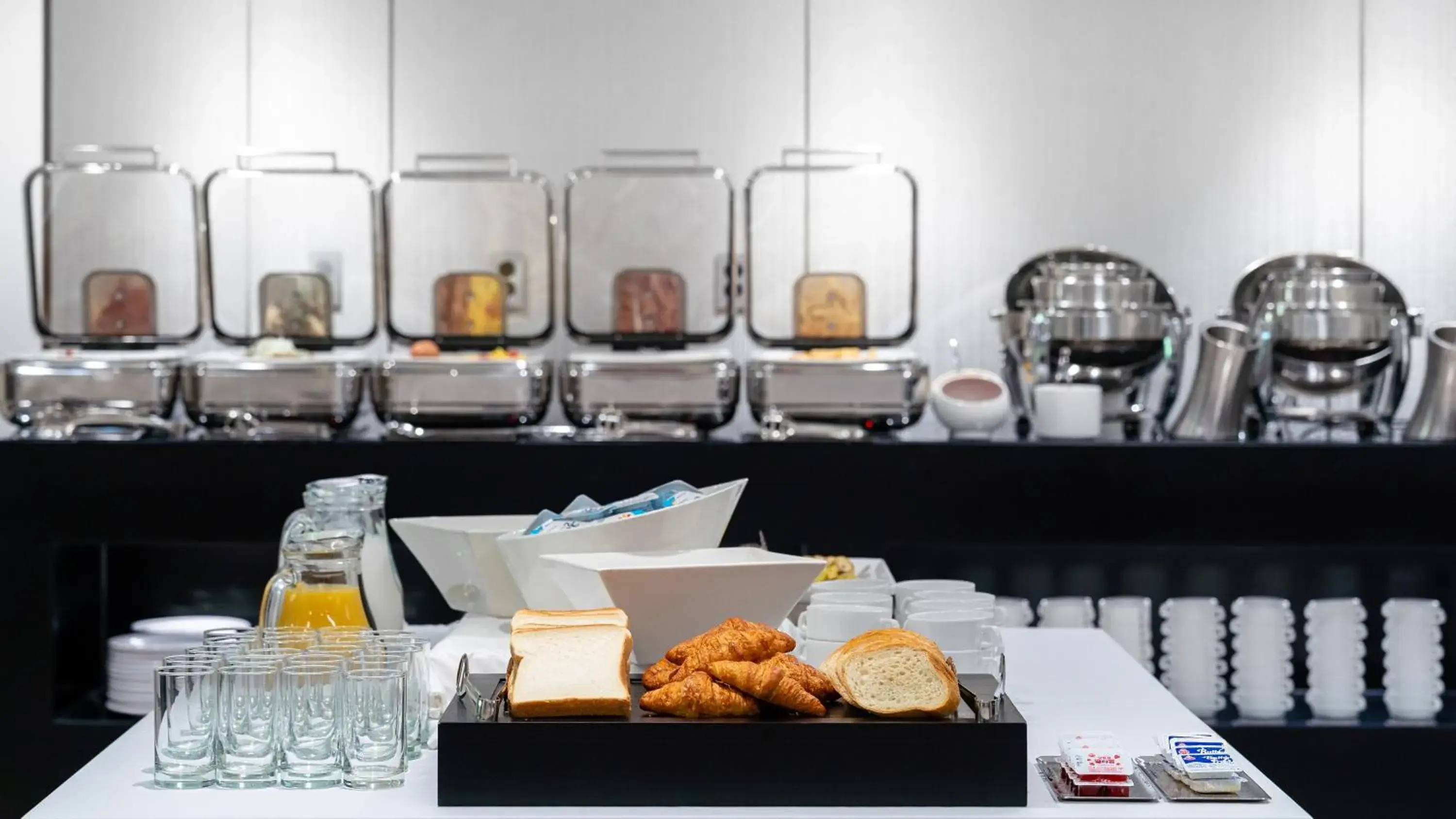 Buffet breakfast in The Prima Hotel Jongno Buffet breakfast in The Prima Hotel Jongno