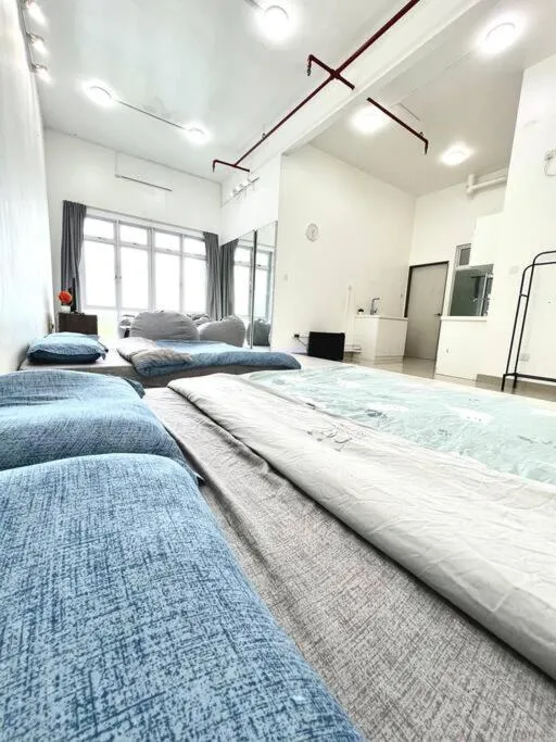 Bed in A1501 manhattan Austin 3Queen BED Netflix By STAY