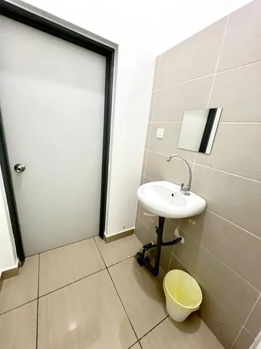 A1501 manhattan Austin 3Queen BED Netflix By STAY