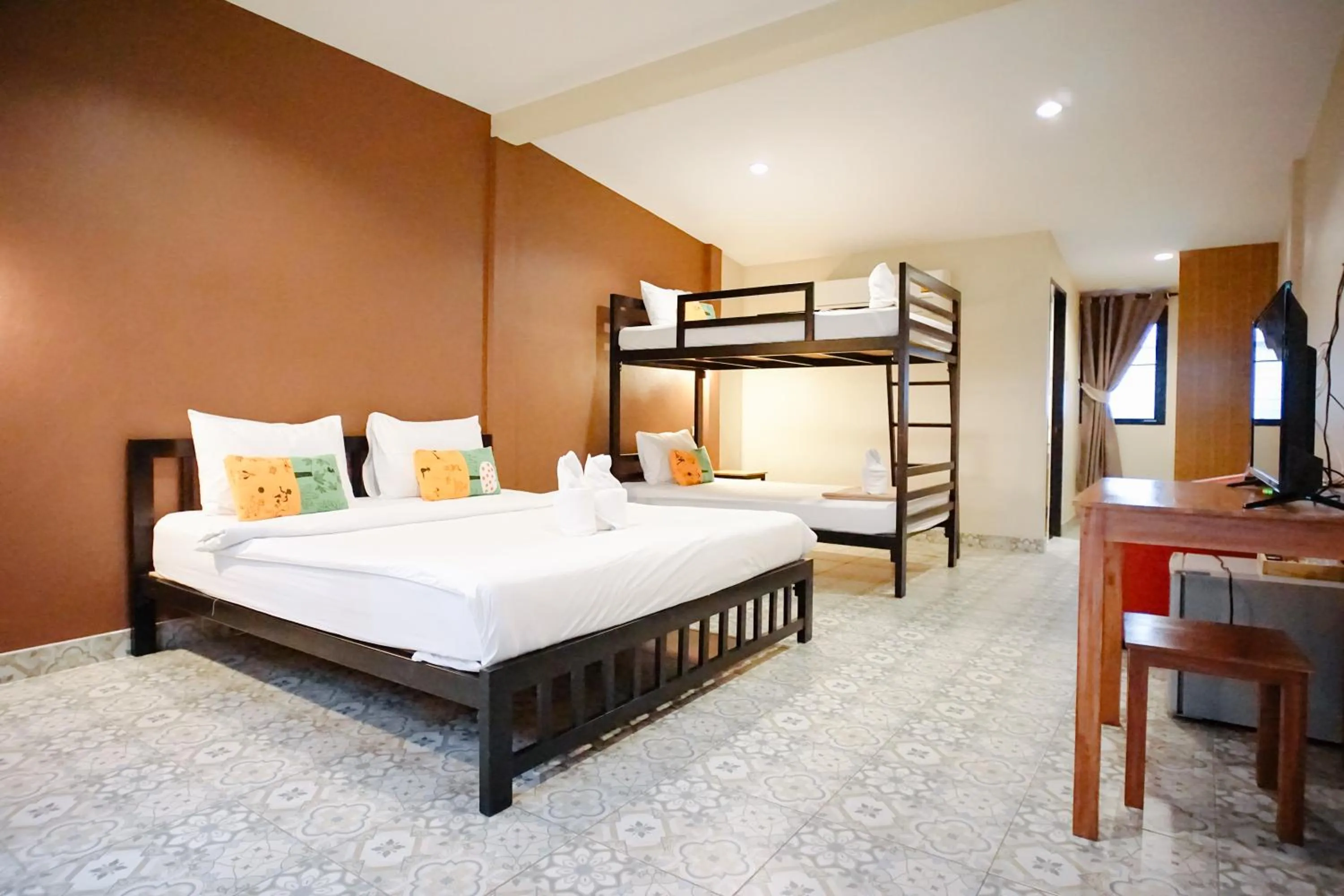 bunk bed, Bed in Warmwell Hostel