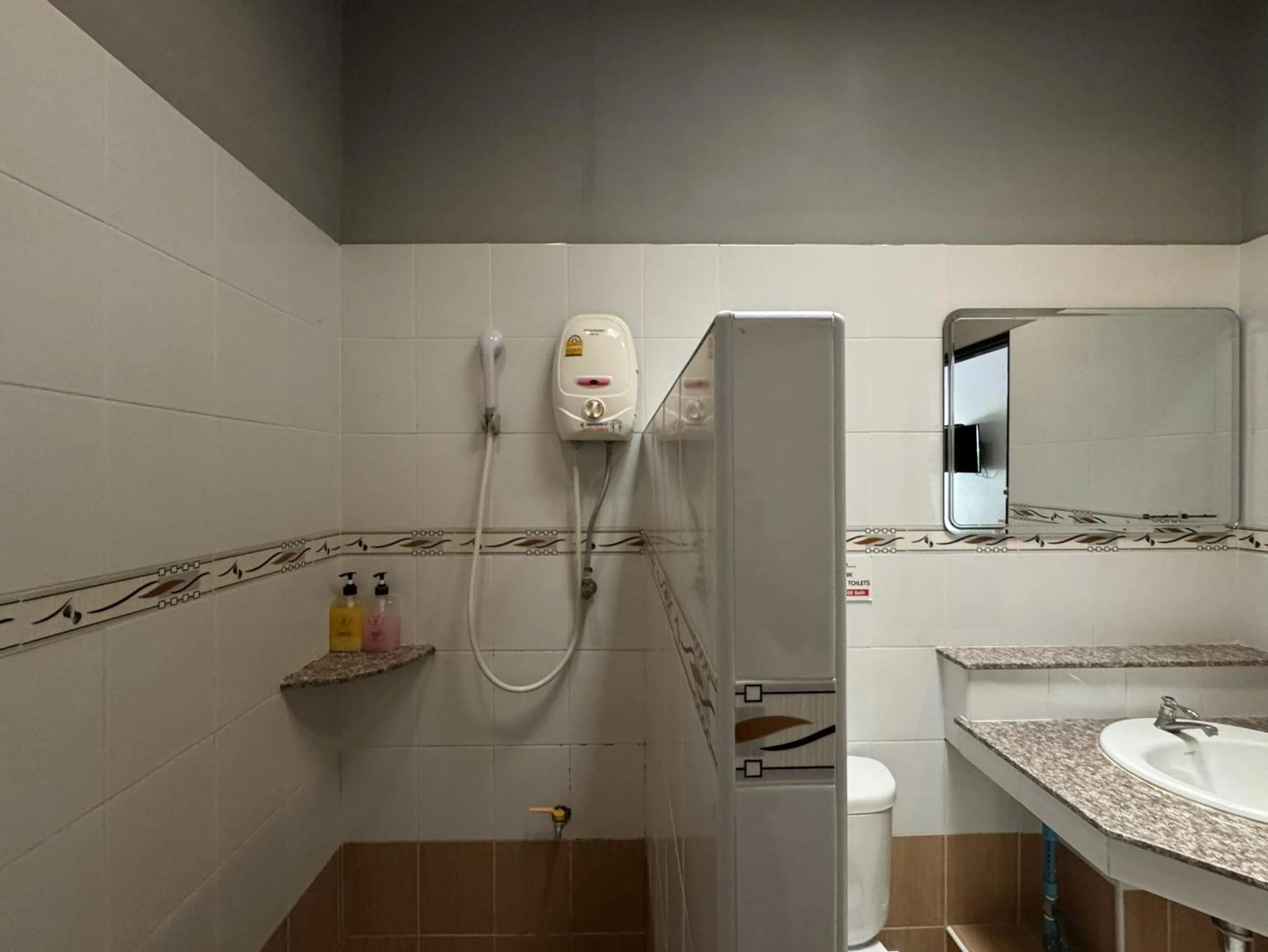 Shower in Warmwell Hostel