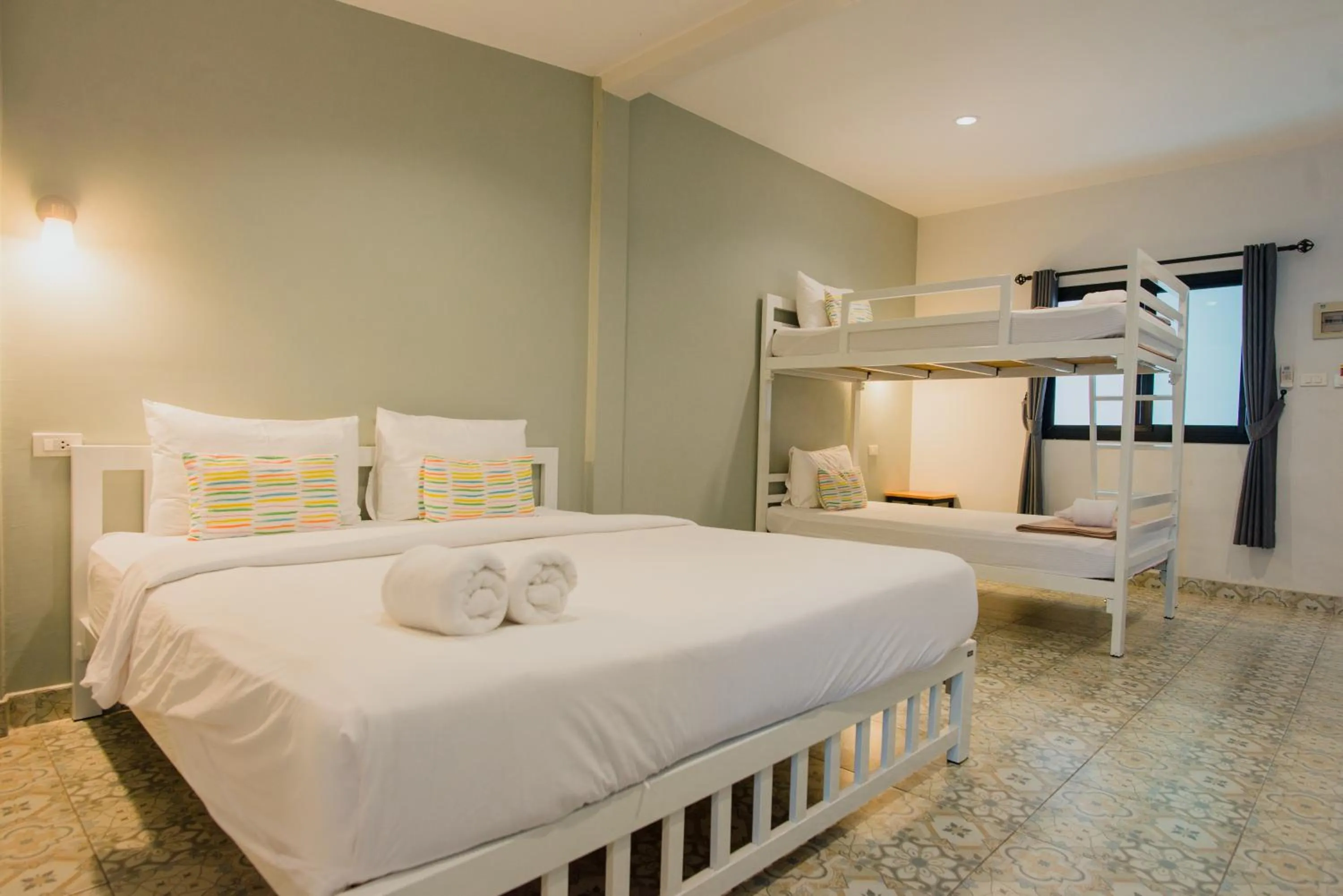 bunk bed, Bed in Warmwell Hostel